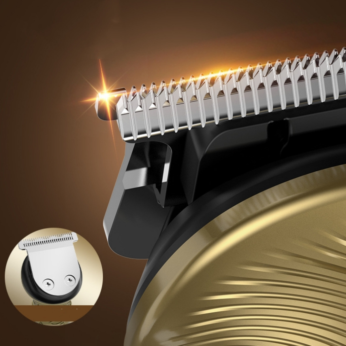 Nahaufnahme eines Haarschneiders. Die Klinge ist glänzend und metallisch. Gold- und schwarzer Körper.