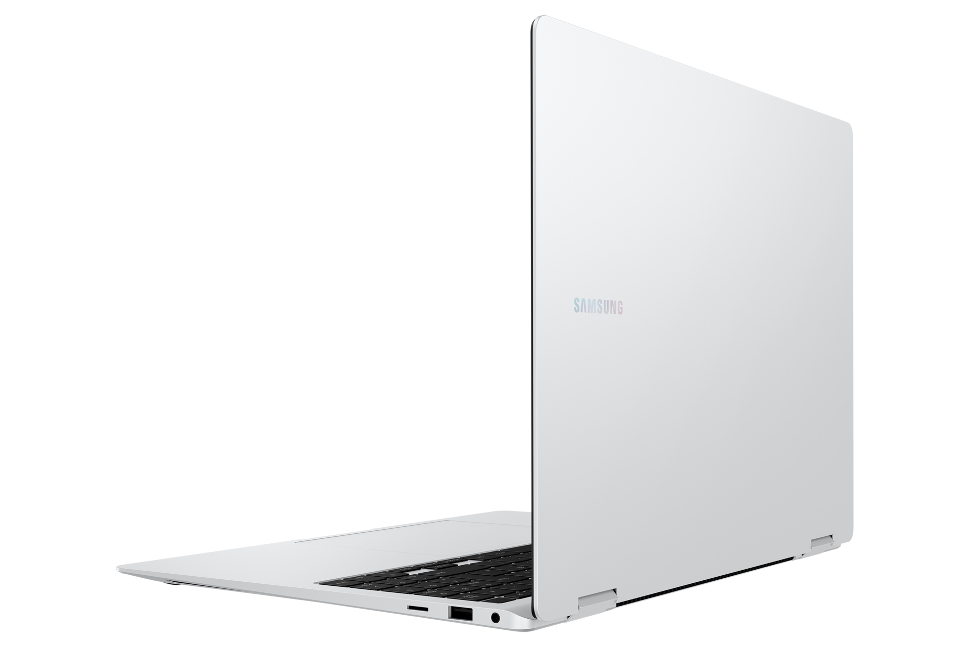Laptop bianco, marchio Samsung, aperto su sfondo bianco. Vista posteriore, leggermente angolata.