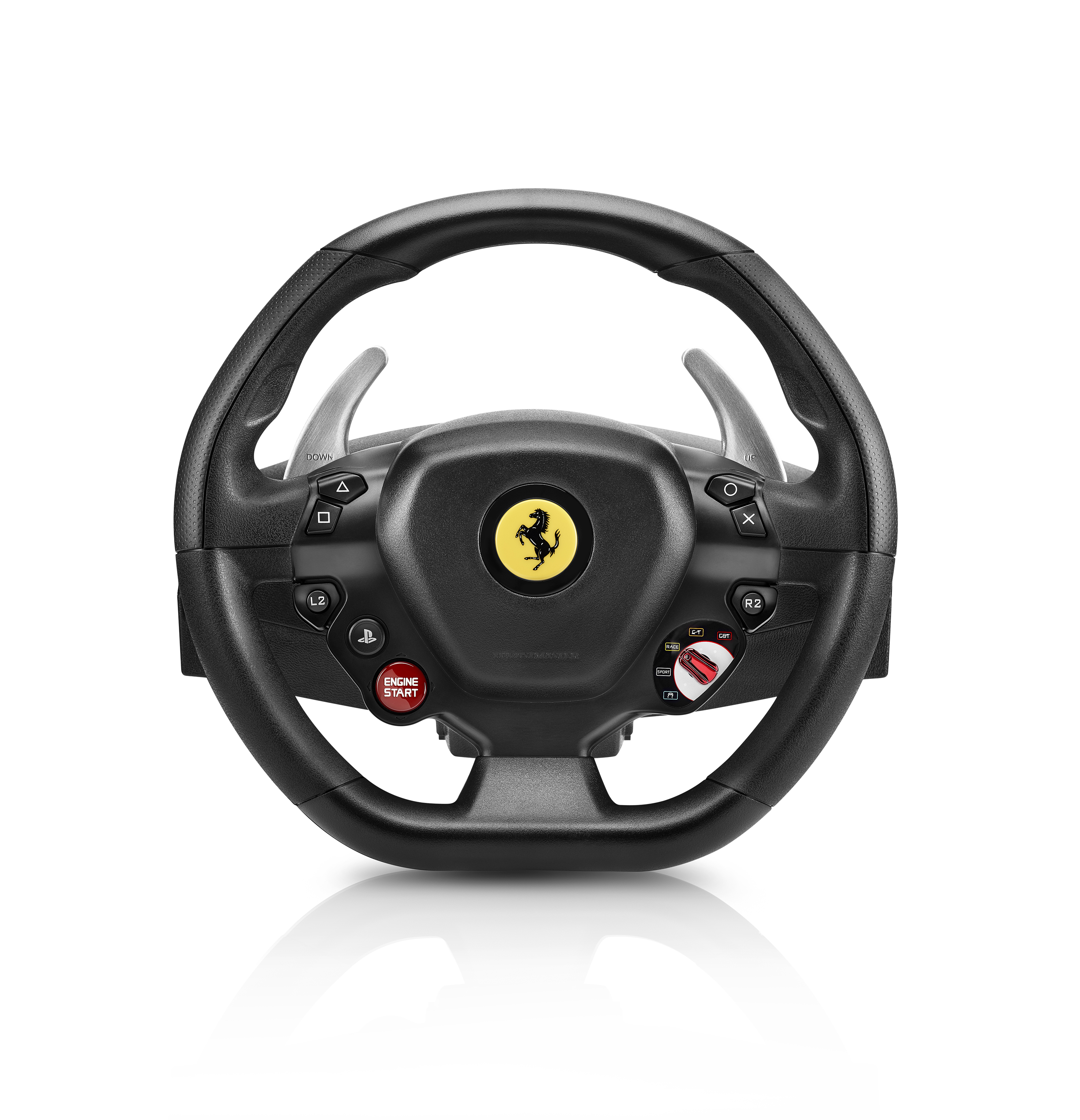 Ein schwarzes Ferrari-Lenkrad mit Schaltwippen und verschiedenen Steuertasten auf weißem Hintergrund.
