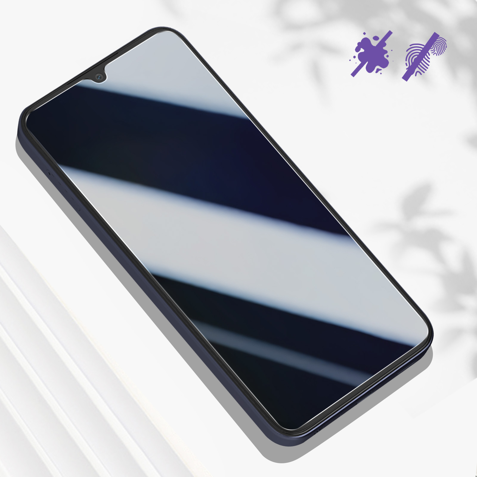 Smartphone con schermo scuro, angolato. Simboli viola indicano la protezione da macchie e impronte digitali. Sfondo bianco.