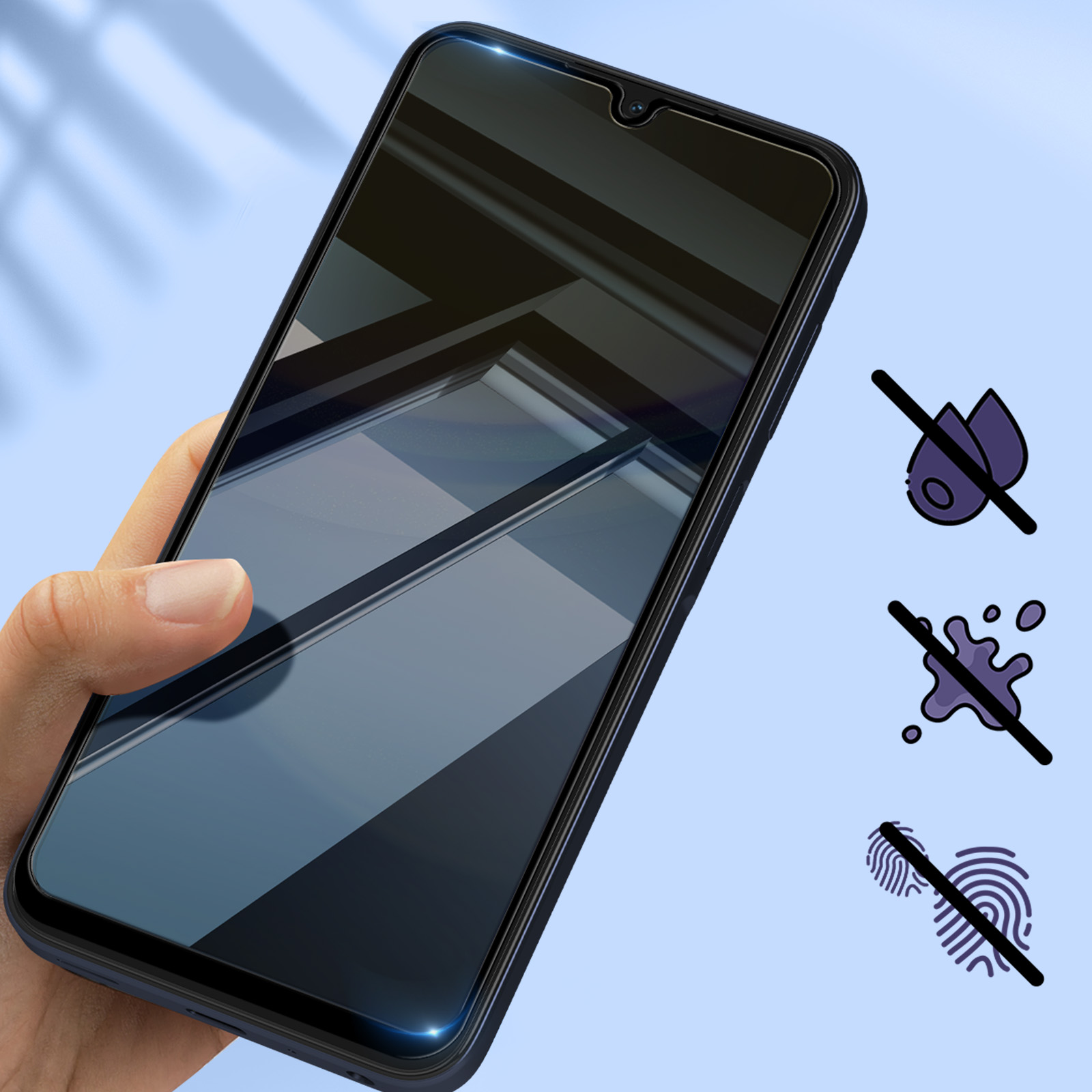 Mano che tiene uno smartphone con protezione schermo. Icone indicano protezione da acqua, schizzi e impronte digitali.