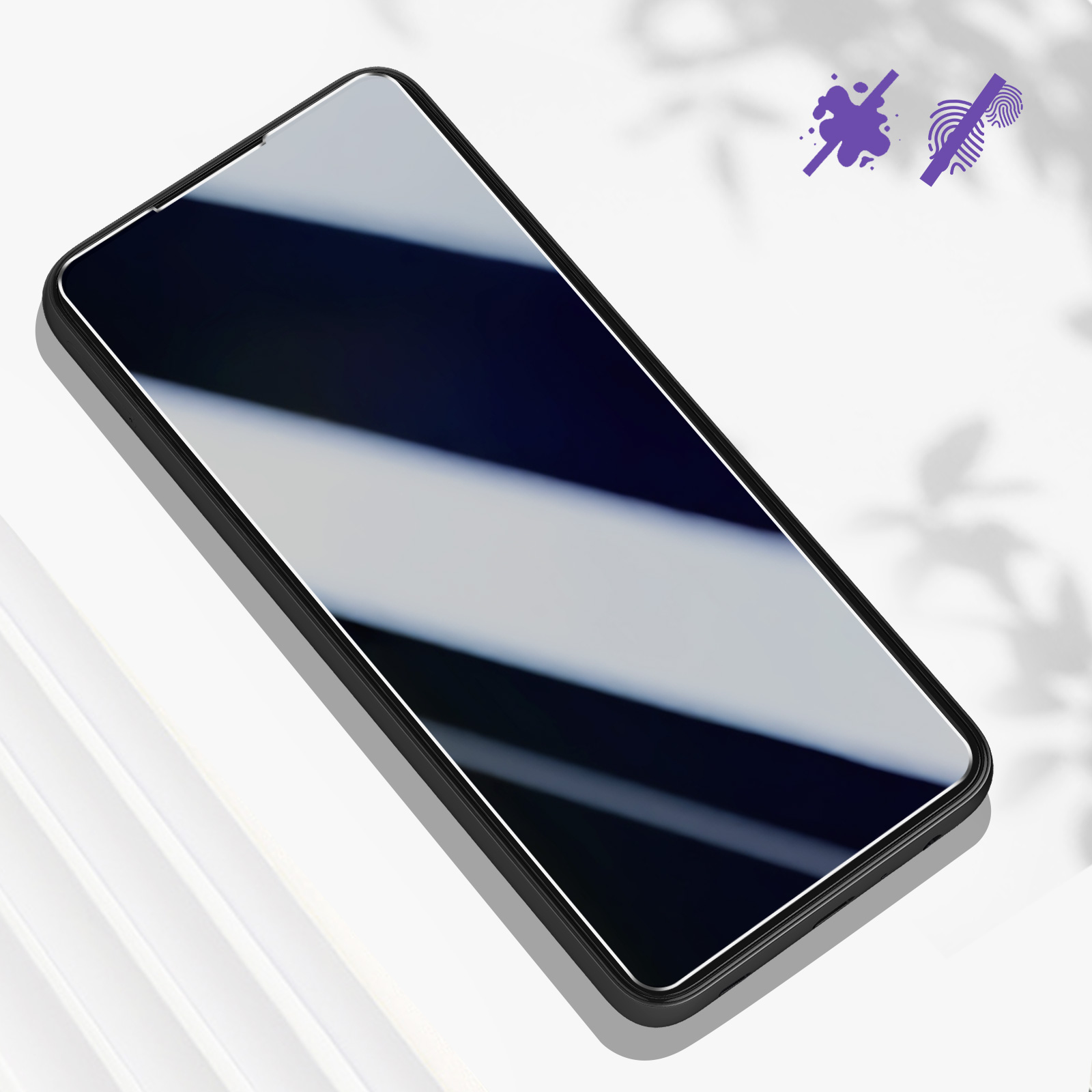 Una protezione per lo schermo dello smartphone. Il telefono è nero, con uno schermo lucido. Vengono mostrati simboli di resistenza alle macchie e alle impronte digitali.