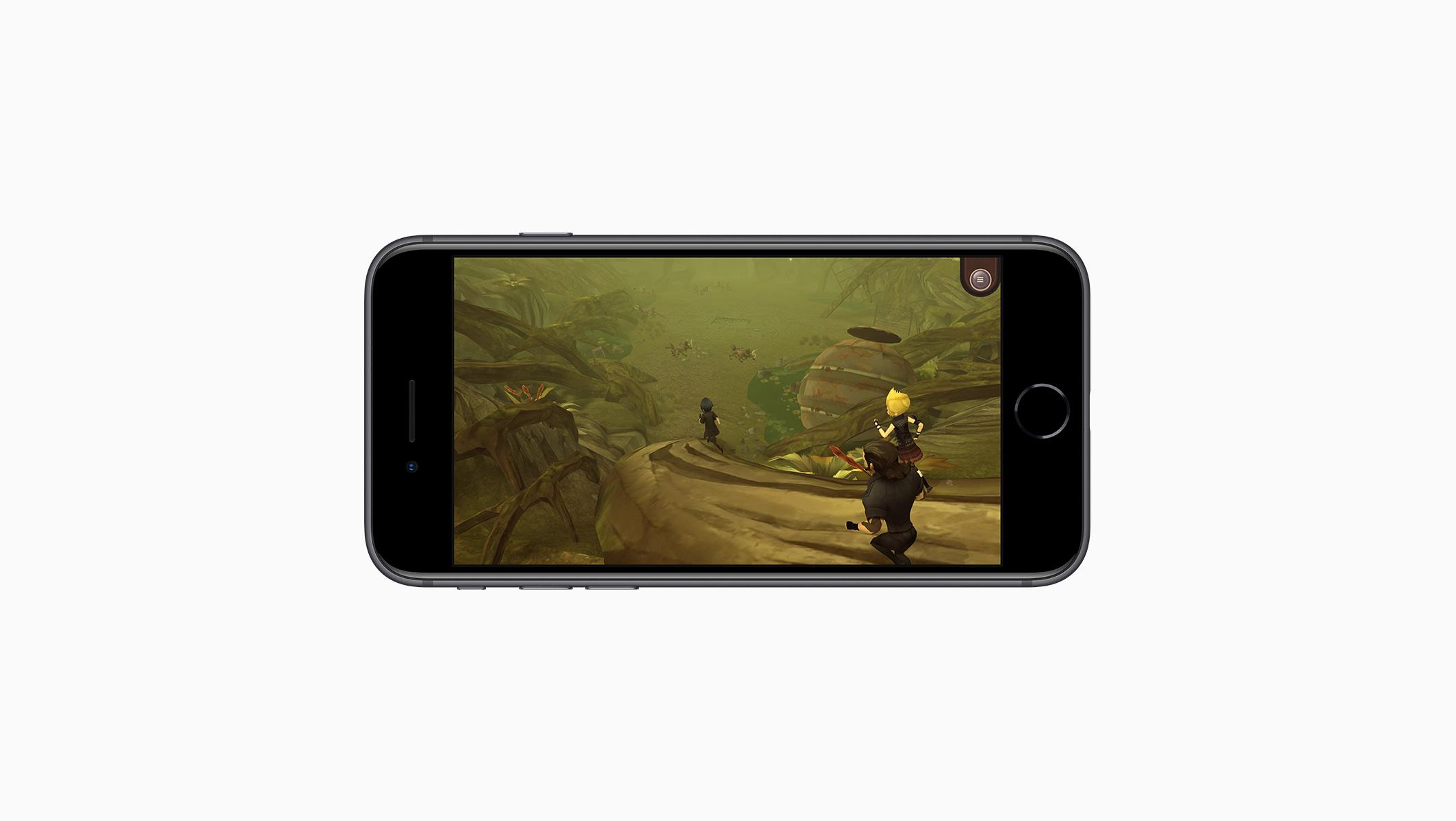 iPhone que muestra una escena de juego. Figuras en un entorno forestal son visibles en la pantalla.