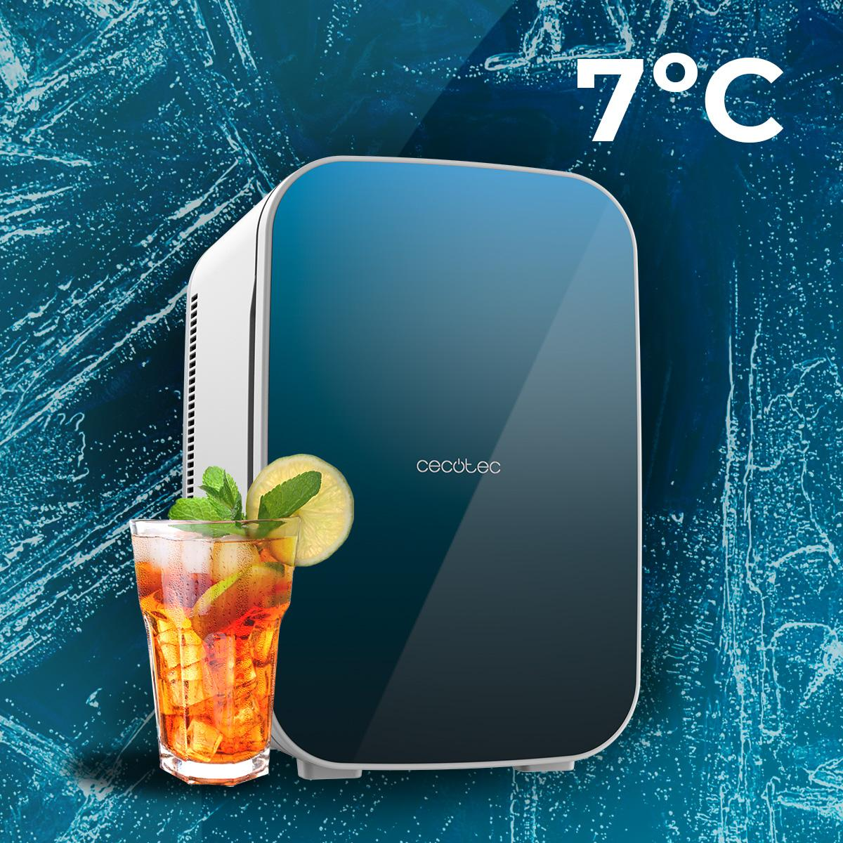 Un refrigerador de acero inoxidable con dimensiones: 203 cm de alto, 54 cm de ancho y 64 cm de profundidad.