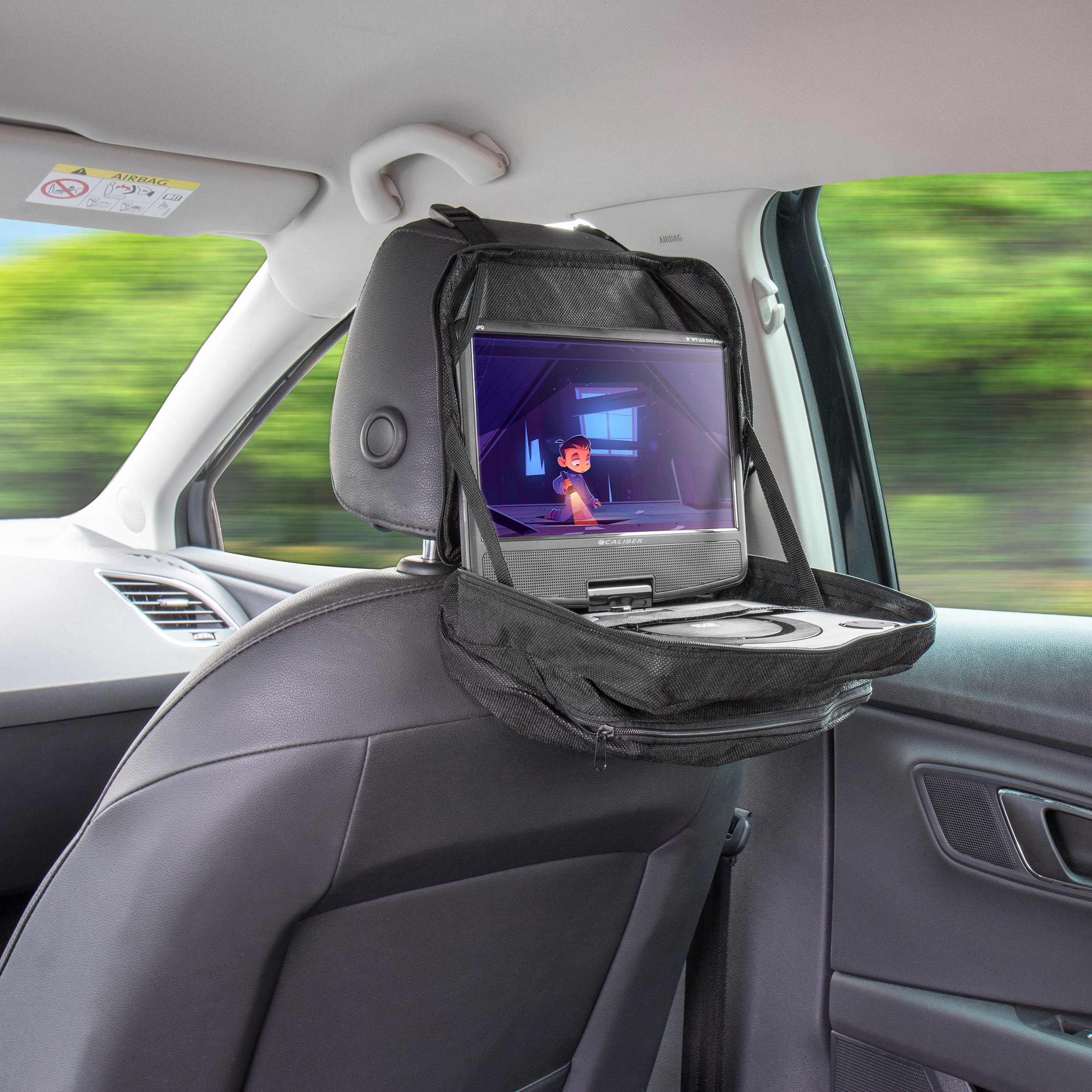 Kopfstütze mit montiertem Bildschirm, der einen Cartoon zeigt. Der Innenraum des Autos im Hintergrund.