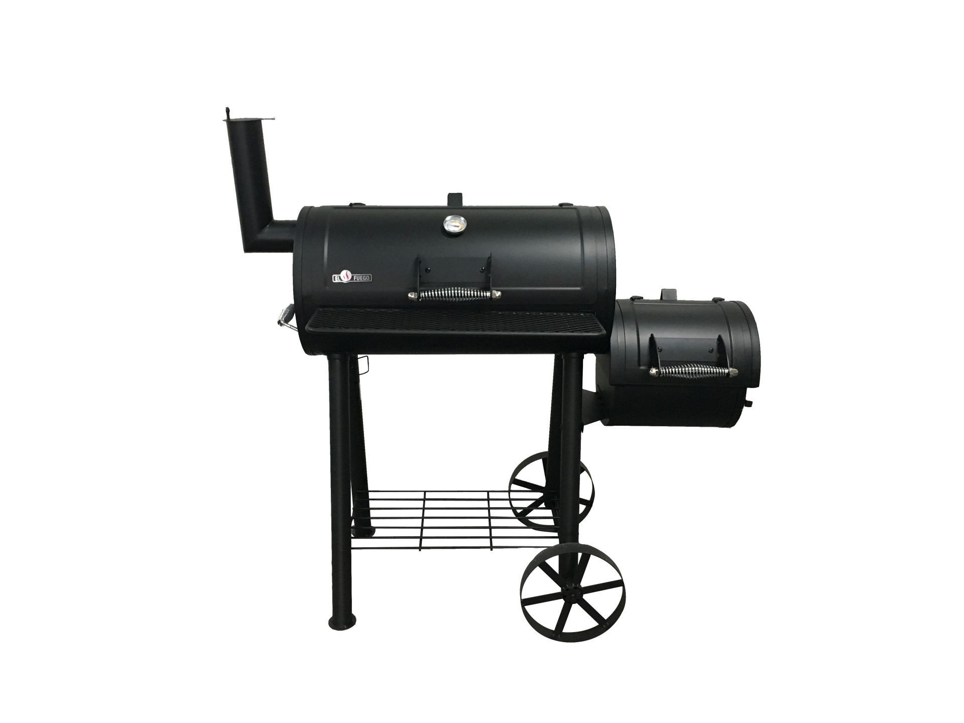 Schwarzer Smoker-Grill mit fassförmiger Garkammer und Schornstein.