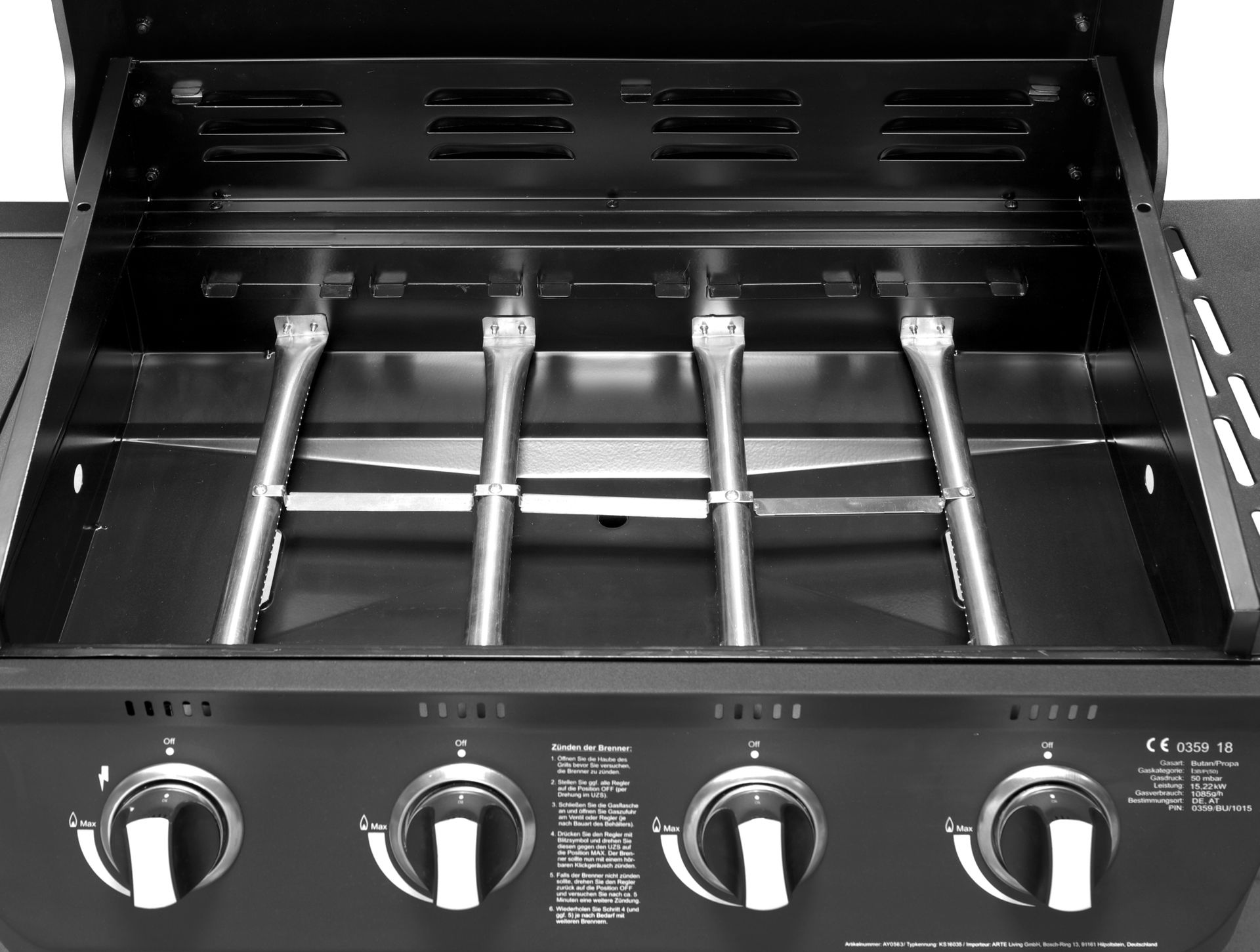 Schwarzer und silberner Grill mit offenem Deckel, der Brenner und Bedienknöpfe zeigt.