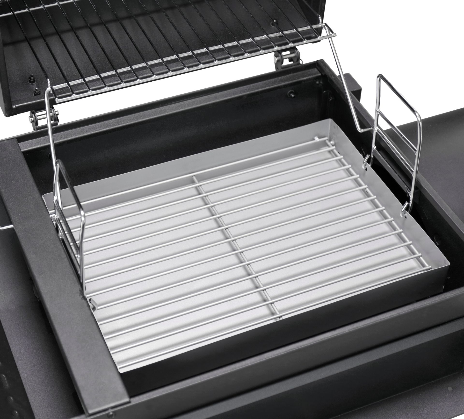 Ein Grill mit Metallrost und einer Ablage im Inneren.