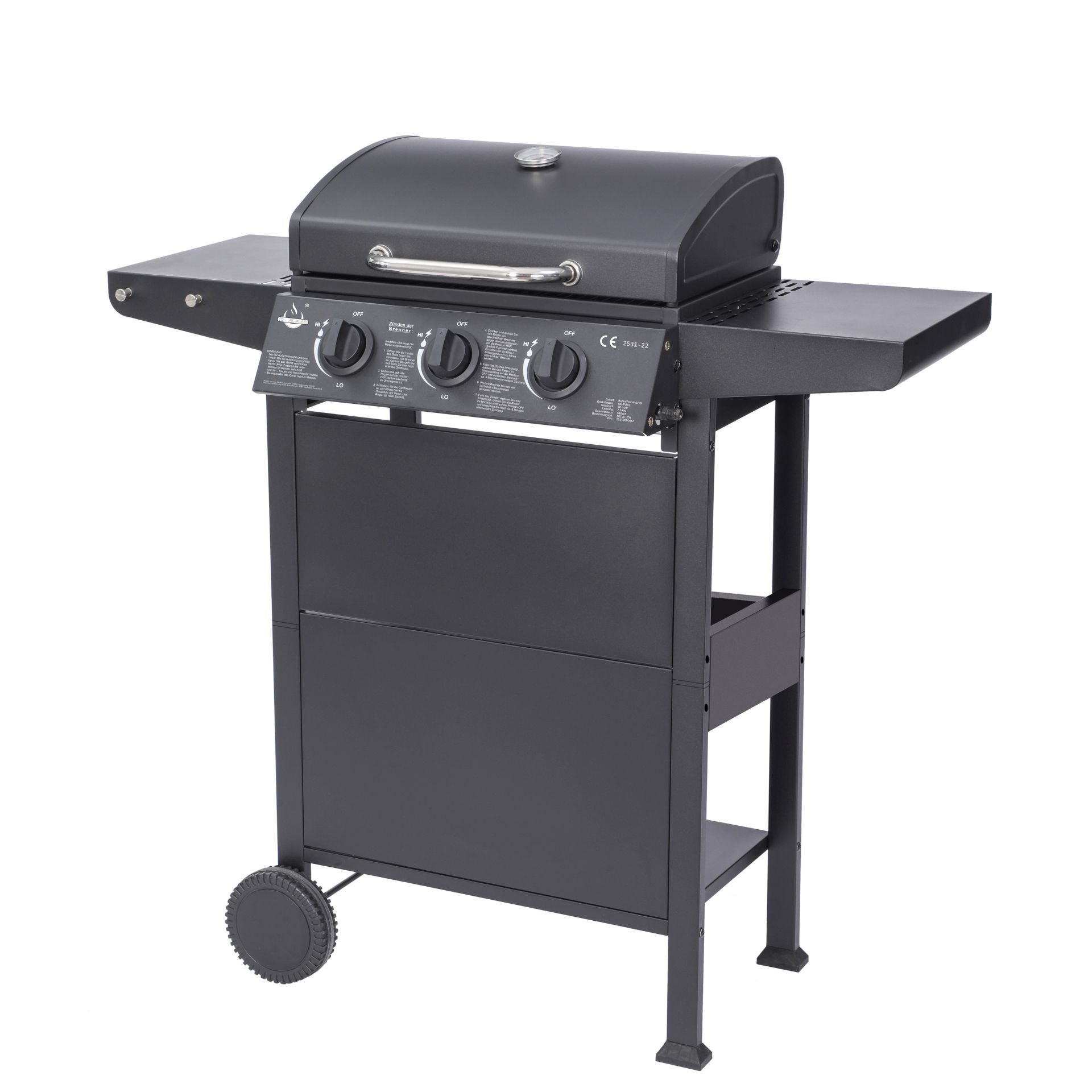 Schwarzer Außengrill mit drei Brennern. Er hat Räder und einen Beistelltisch. Schwarzer Deckel.