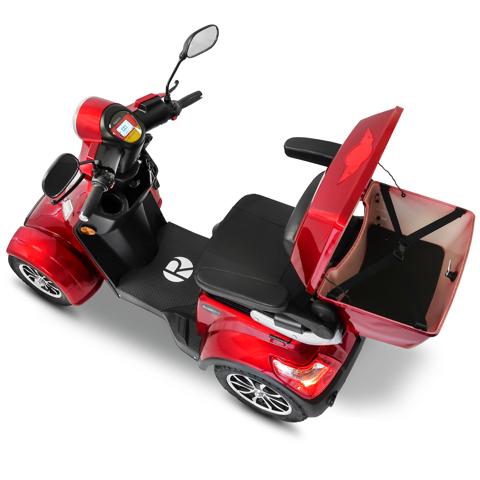 Ein roter Mobilitätsroller mit Sitz und Gepäckbox. Die Gepäckbox ist geöffnet.