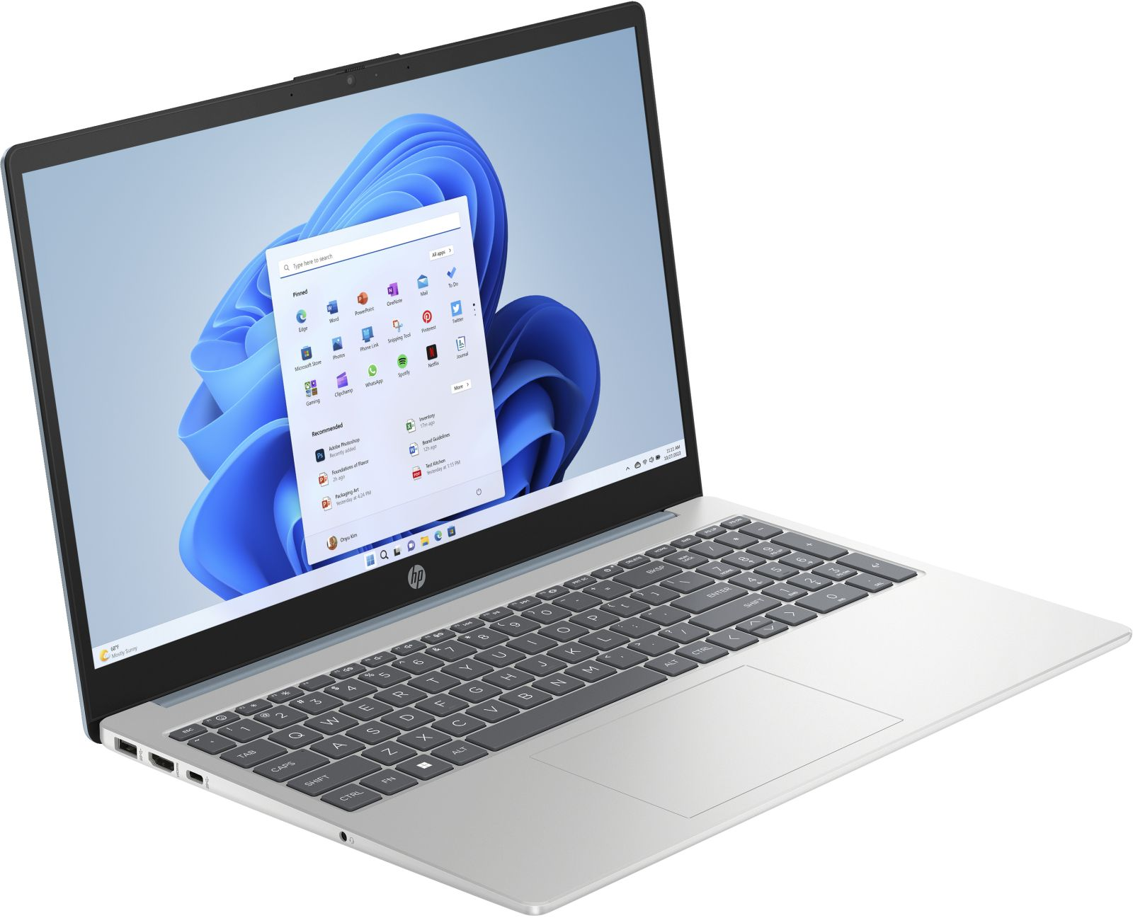 Laptop mit Windows 11-Bildschirm. Der Laptop ist silberfarben, und die Marke ist HP.