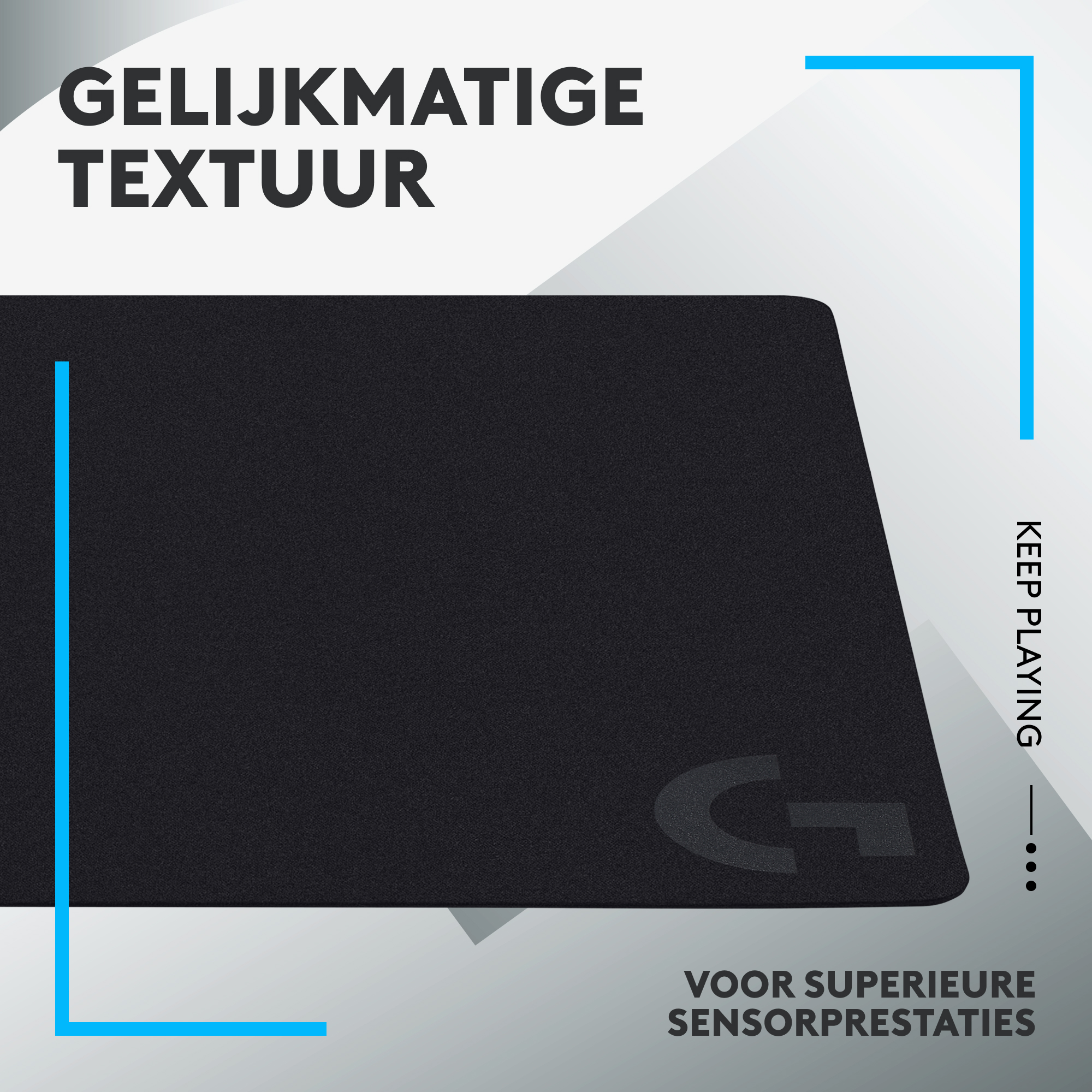 Schwarzes Mauspad mit Logo. Die Textur ist rau, Text ist vorhanden.