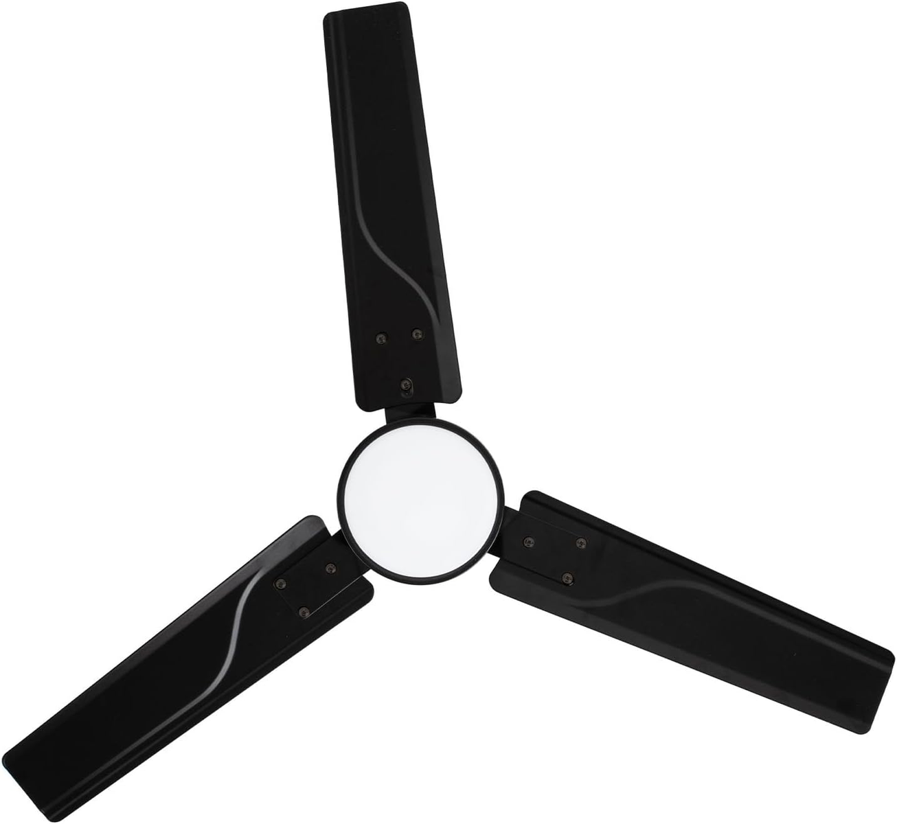 Ventilatore da soffitto nero con tre pale e una luce centrale. Sfondo bianco.