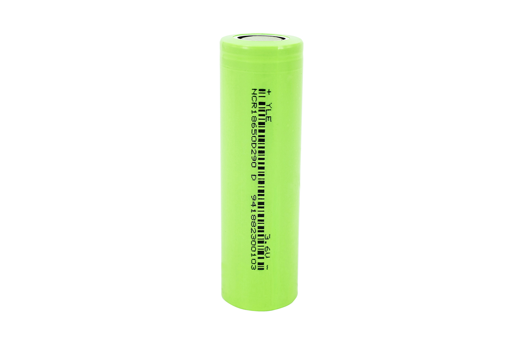 Eine grüne Batteriezelle. Sie ist zylindrisch und hat Markierungen und ein Etikett.