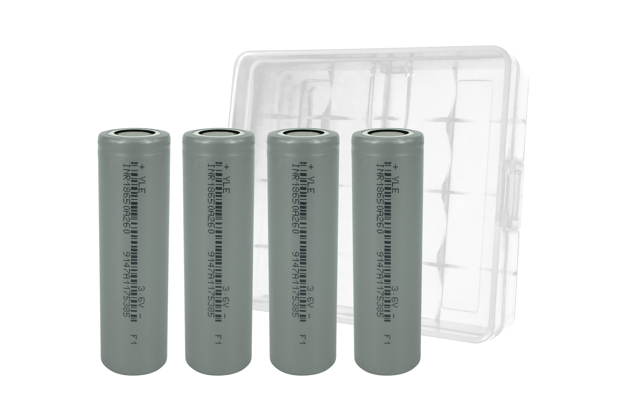 Vier graue zylindrische Batterien mit Etiketten und einer transparenten Kunststoffhülle.