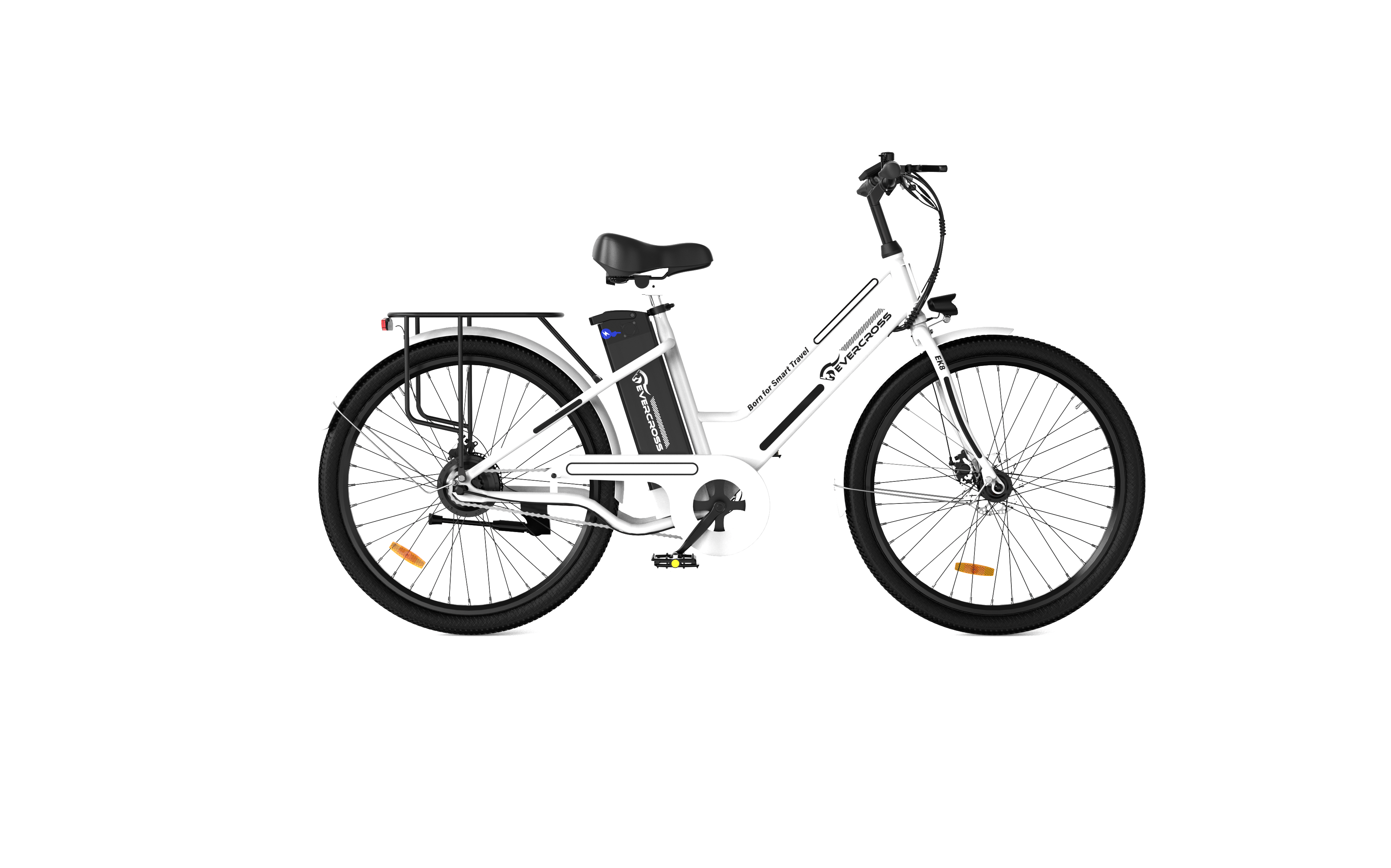 Weißes Elektrofahrrad auf schwarzem Hintergrund, mit Akku und Gepäckträger.