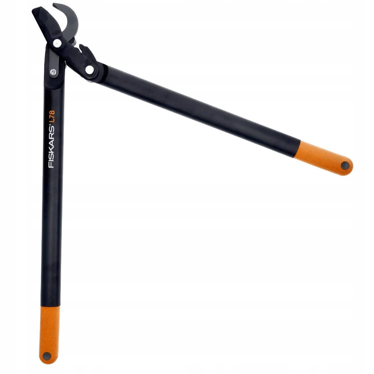 Schwarze und orange Fiskars-Astschere auf weißem Hintergrund.