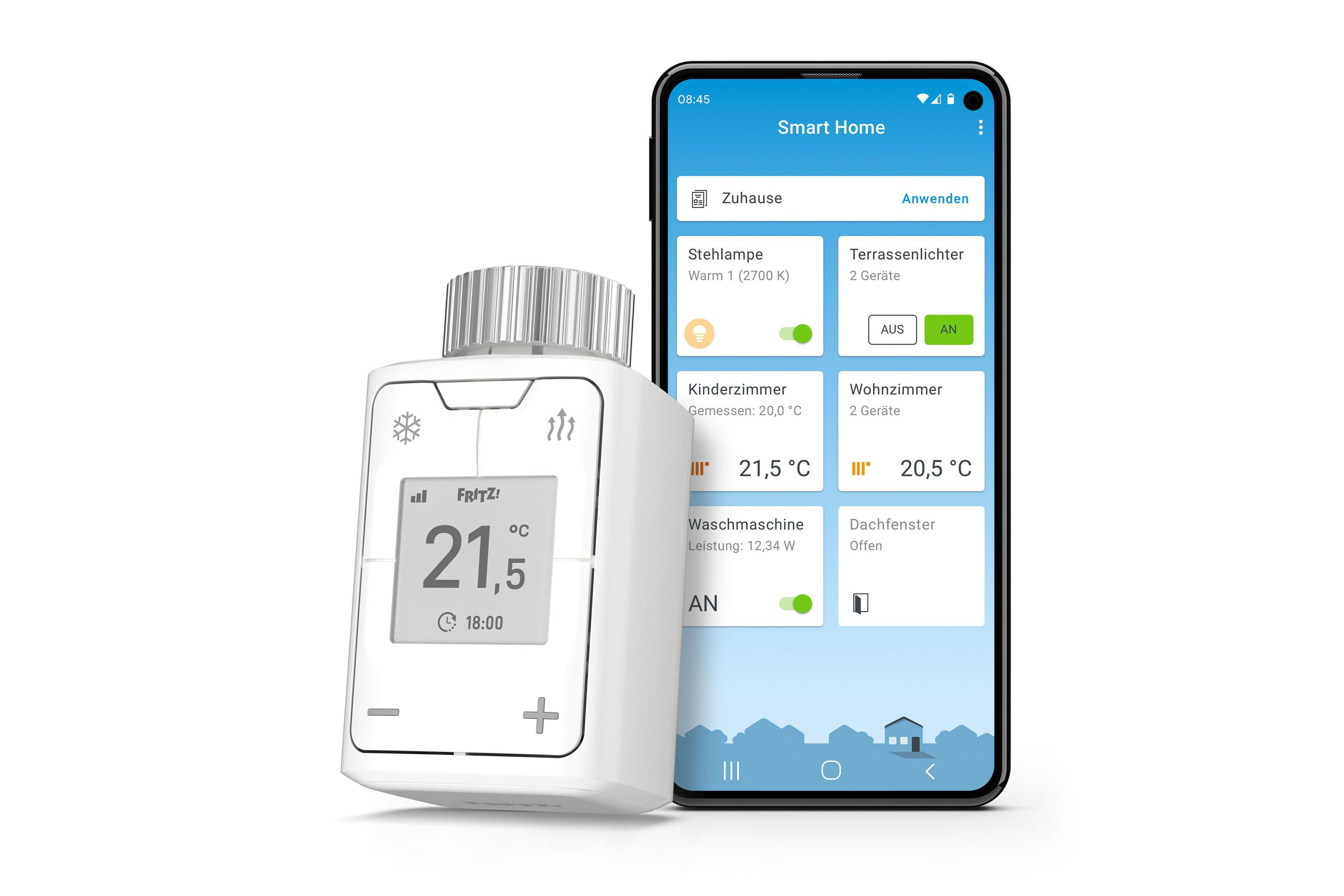 Ein Smart Home Thermostat und ein Smartphone, das eine Smart Home Oberfläche anzeigt.