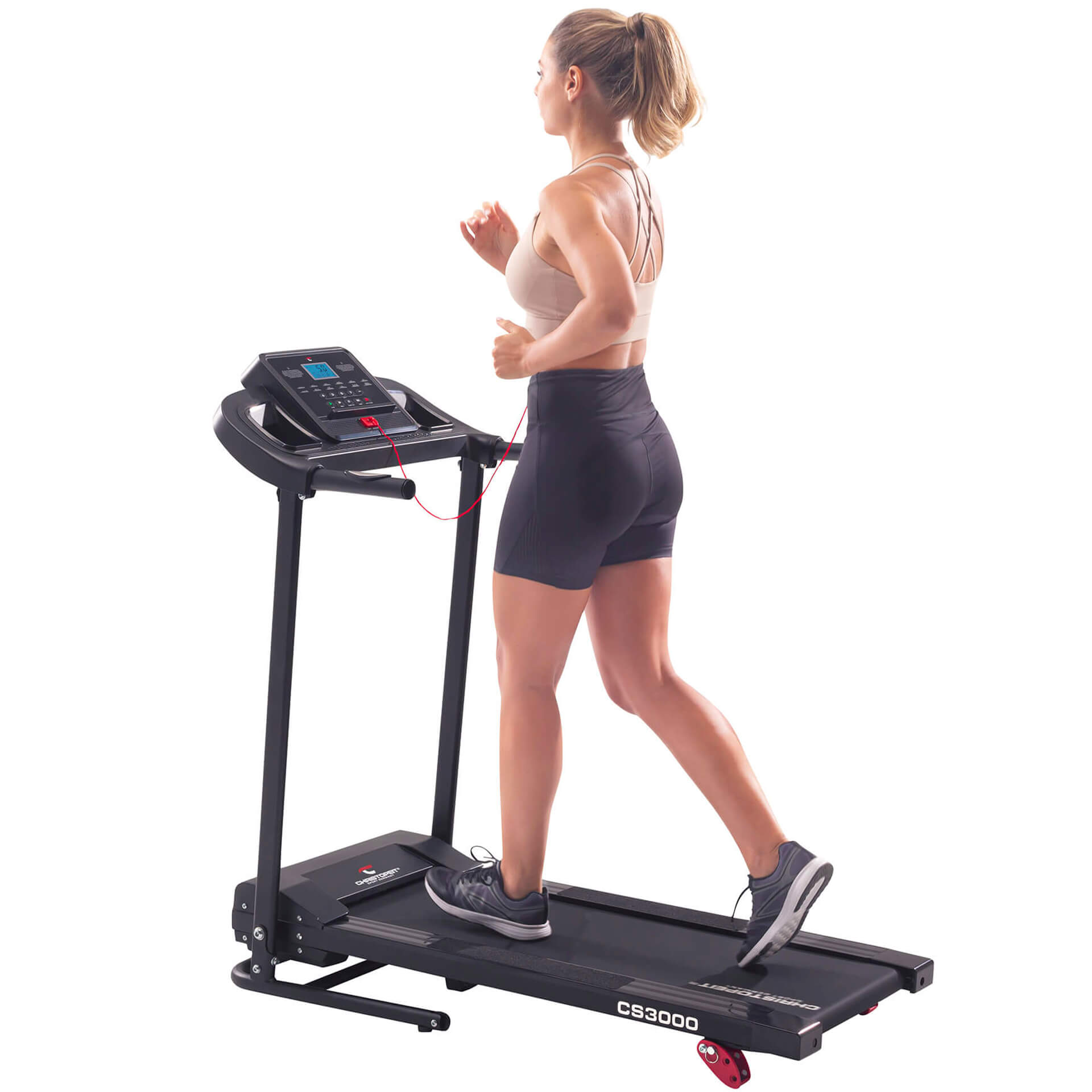 Frau läuft auf einem Laufband. Sie trägt Shorts, einen Sport-BH und Turnschuhe. Schwarzes Laufband auf weißem Hintergrund.