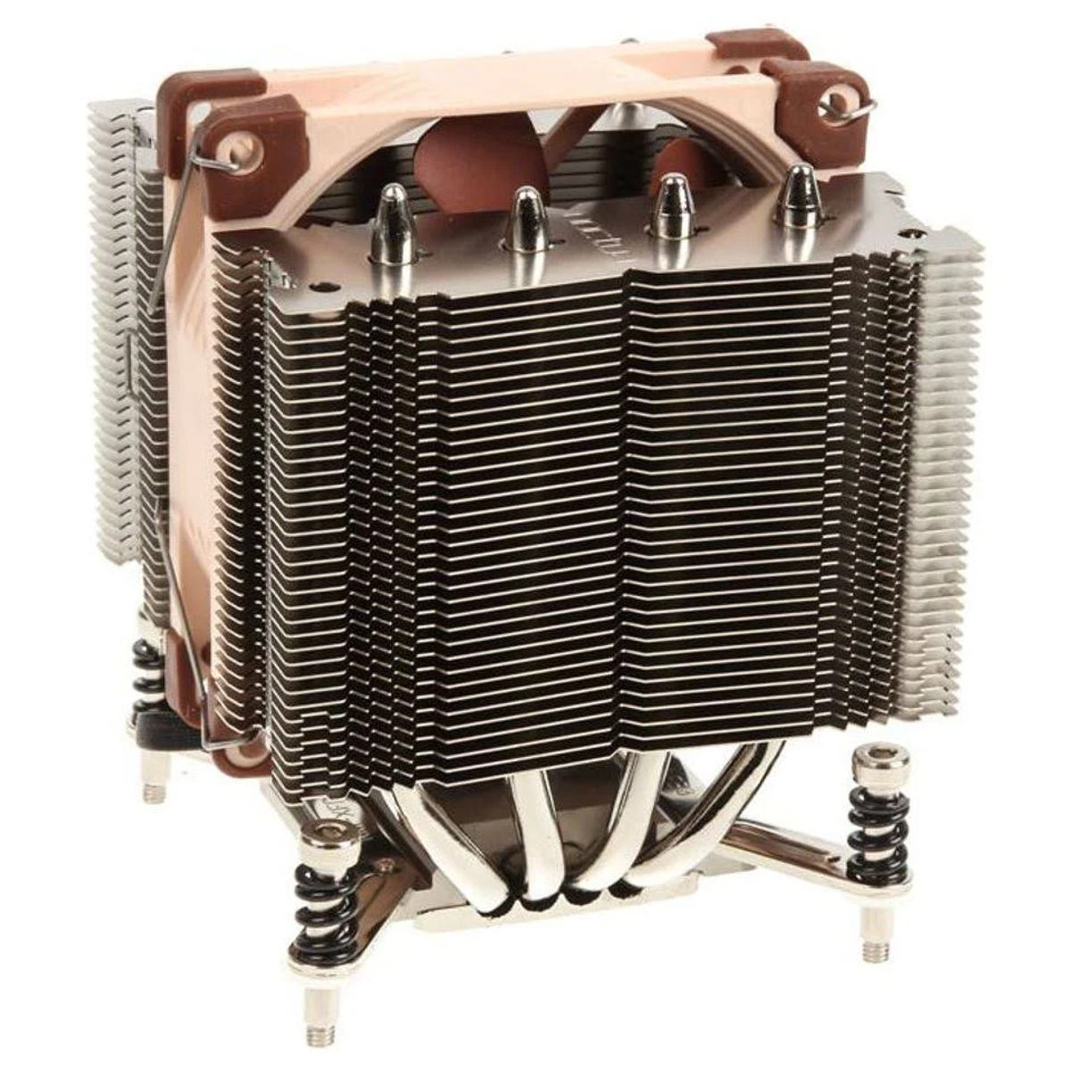CPU-Kühler mit Kupfer-Heatpipes und Aluminium-Lamellen. Braun und Silberfarben.