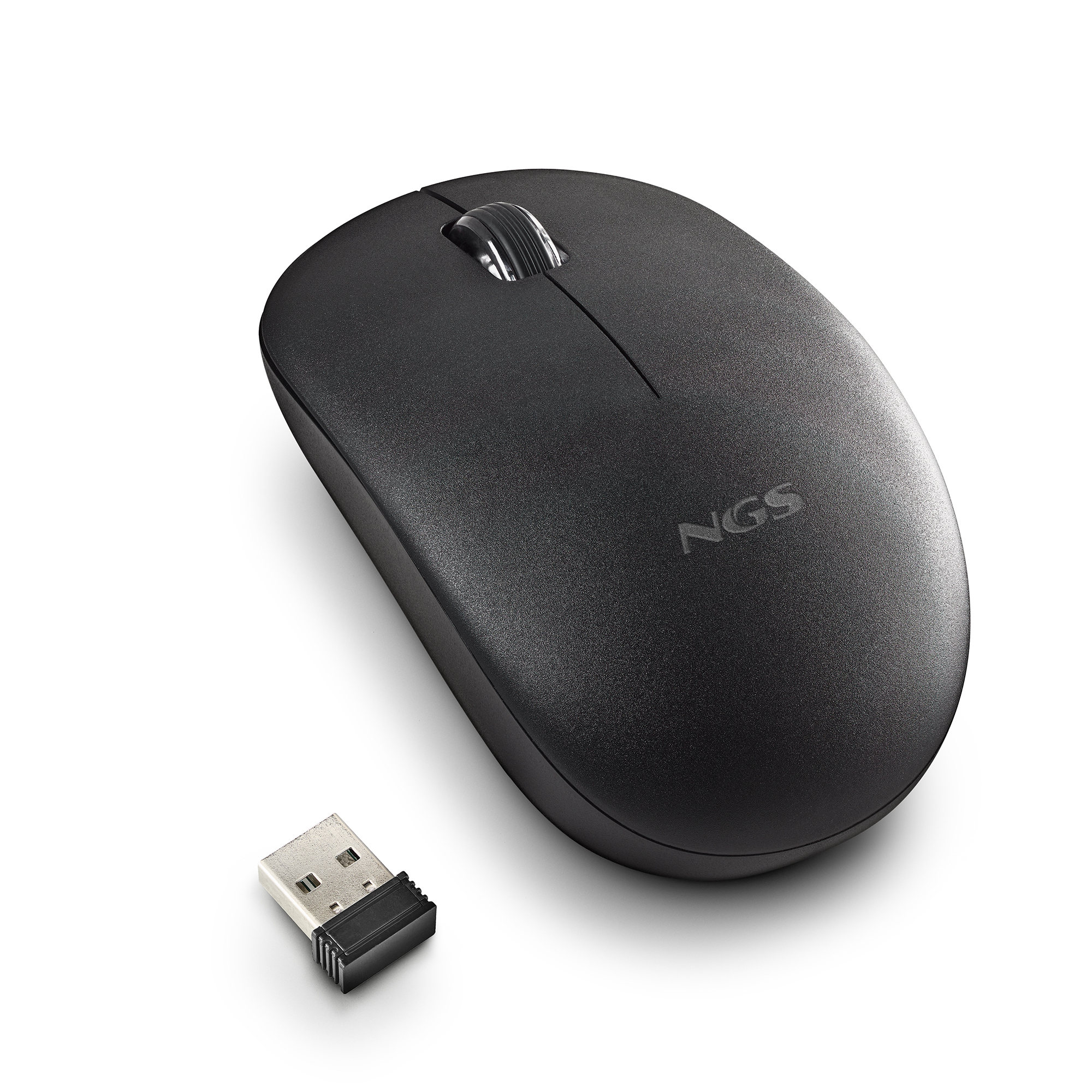 Zwarte draadloze muis met een USB-ontvanger. De muis heeft het 'NGS' logo.