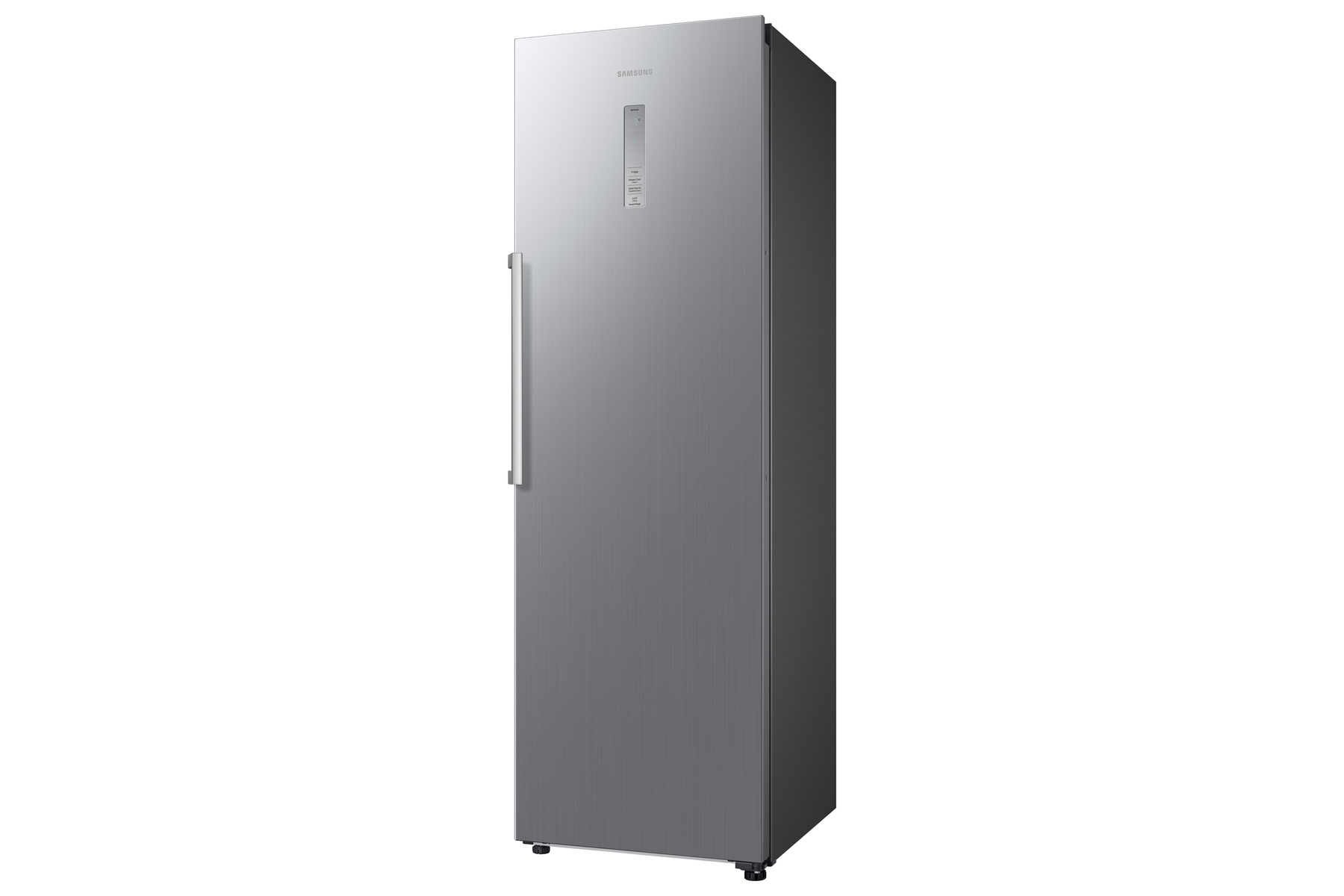 Un refrigerador alto y plateado con una manija en el lado derecho.