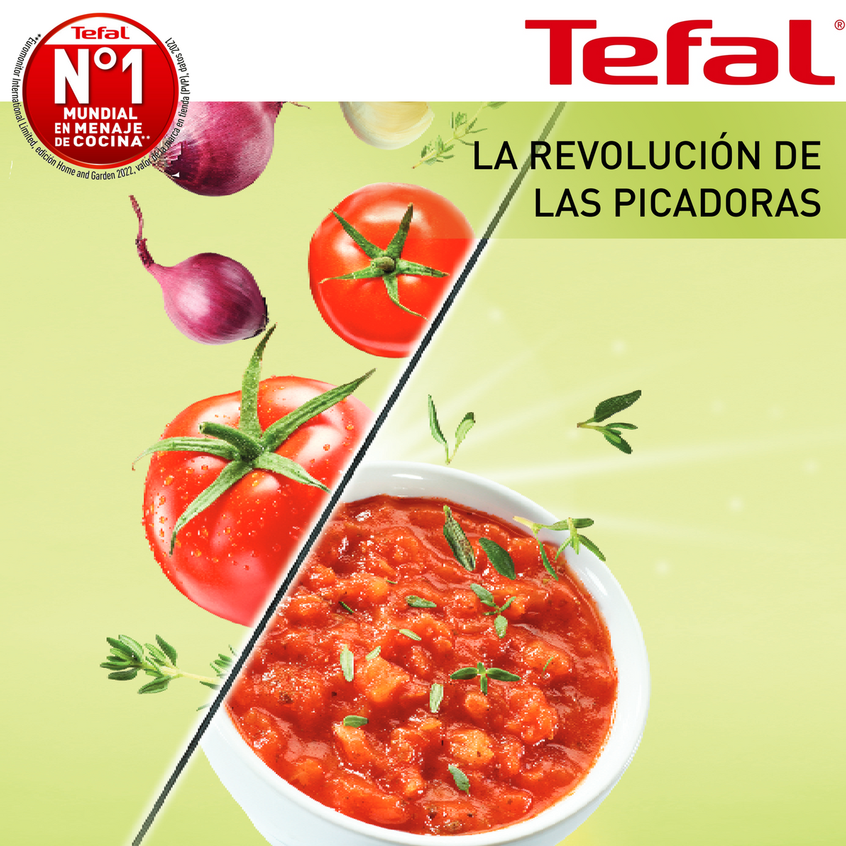 Una pubblicità con prodotti Tefal e una ciotola di salsa di pomodoro e ingredienti freschi.