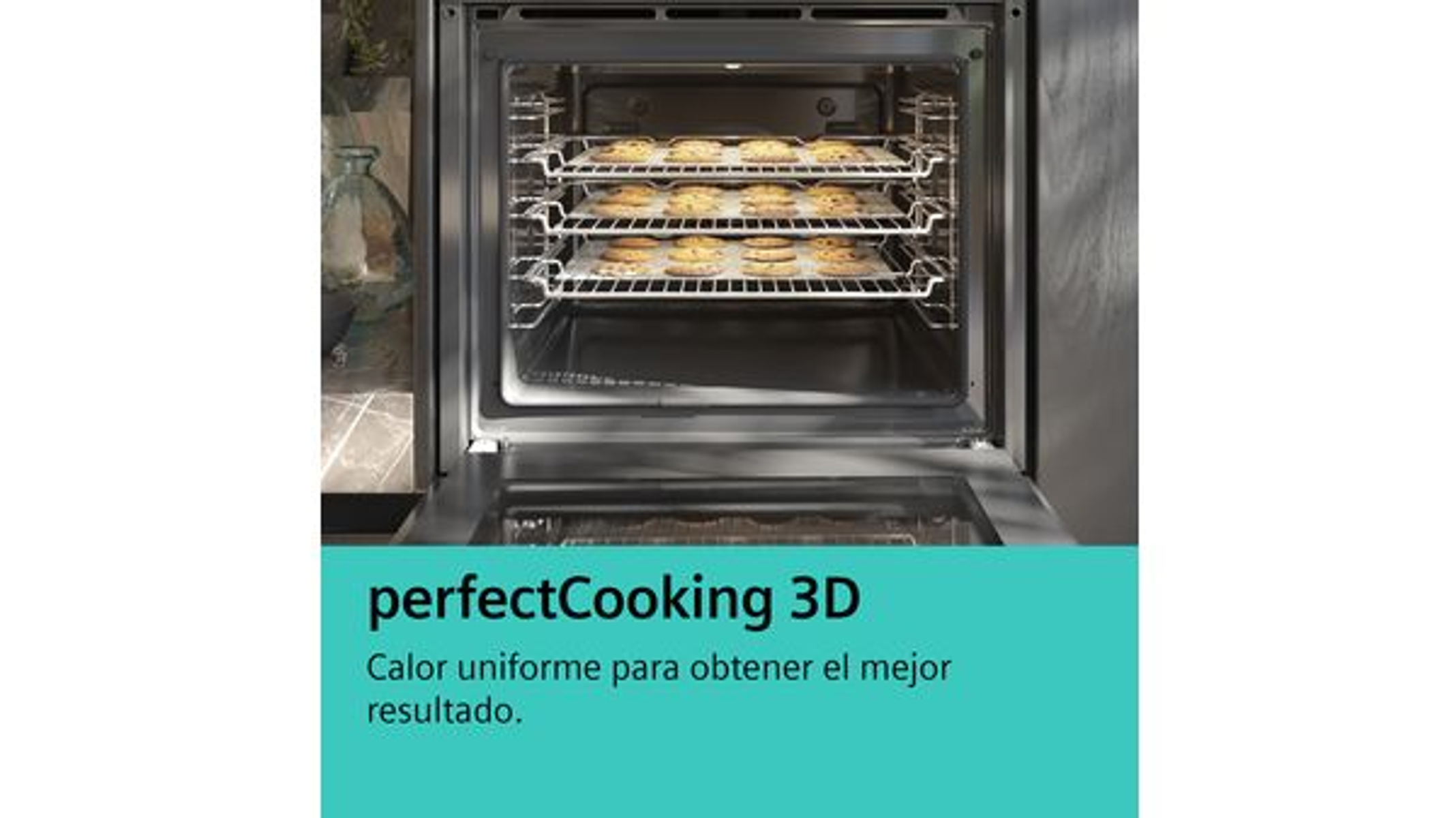 Horno con puerta abierta, mostrando bandejas con galletas y texto sobre cocina perfecta.