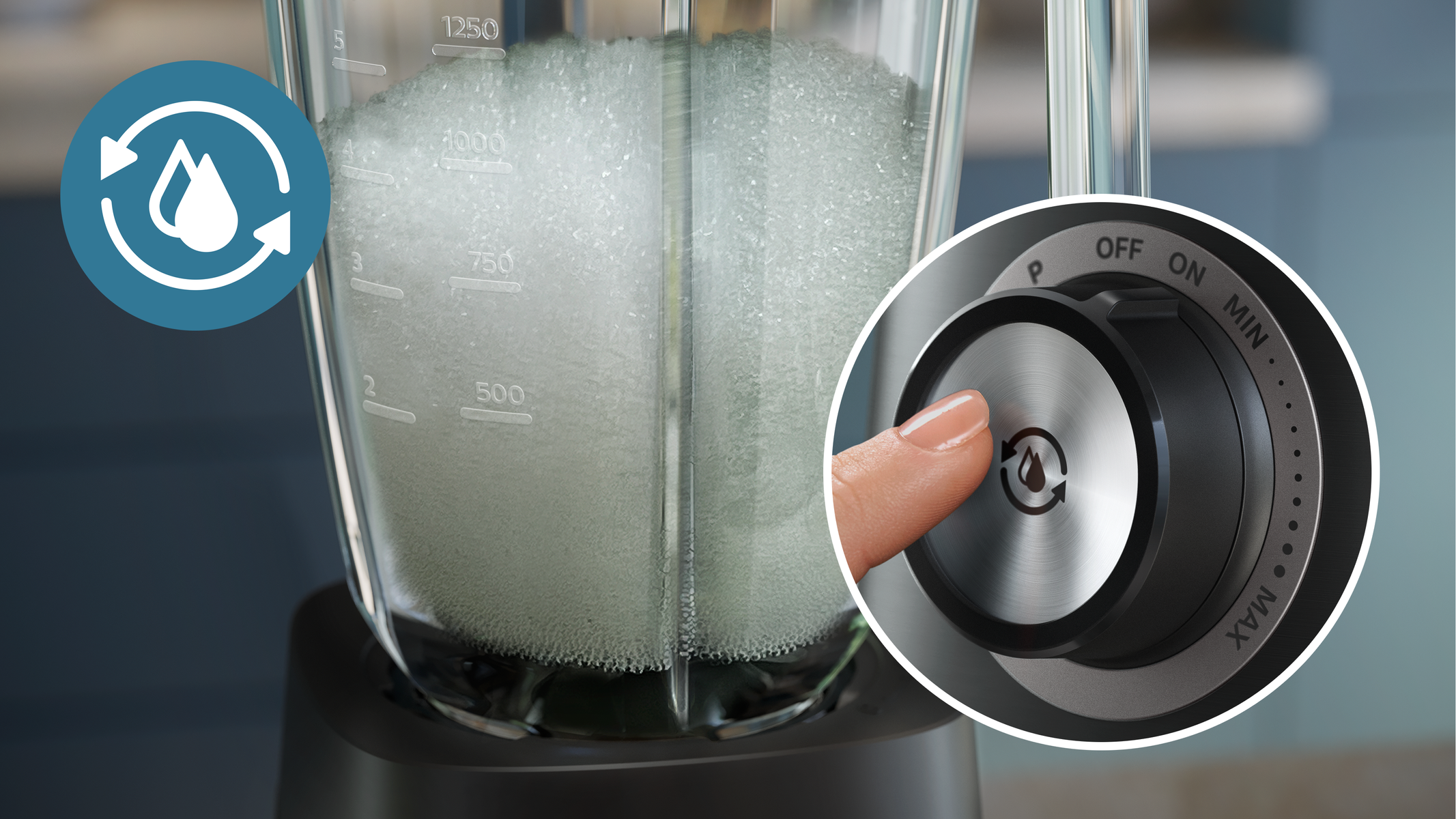 Blender z ręką naciskającą przycisk, aby uruchomić. Ma pokrętło i pojemnik z pianą.