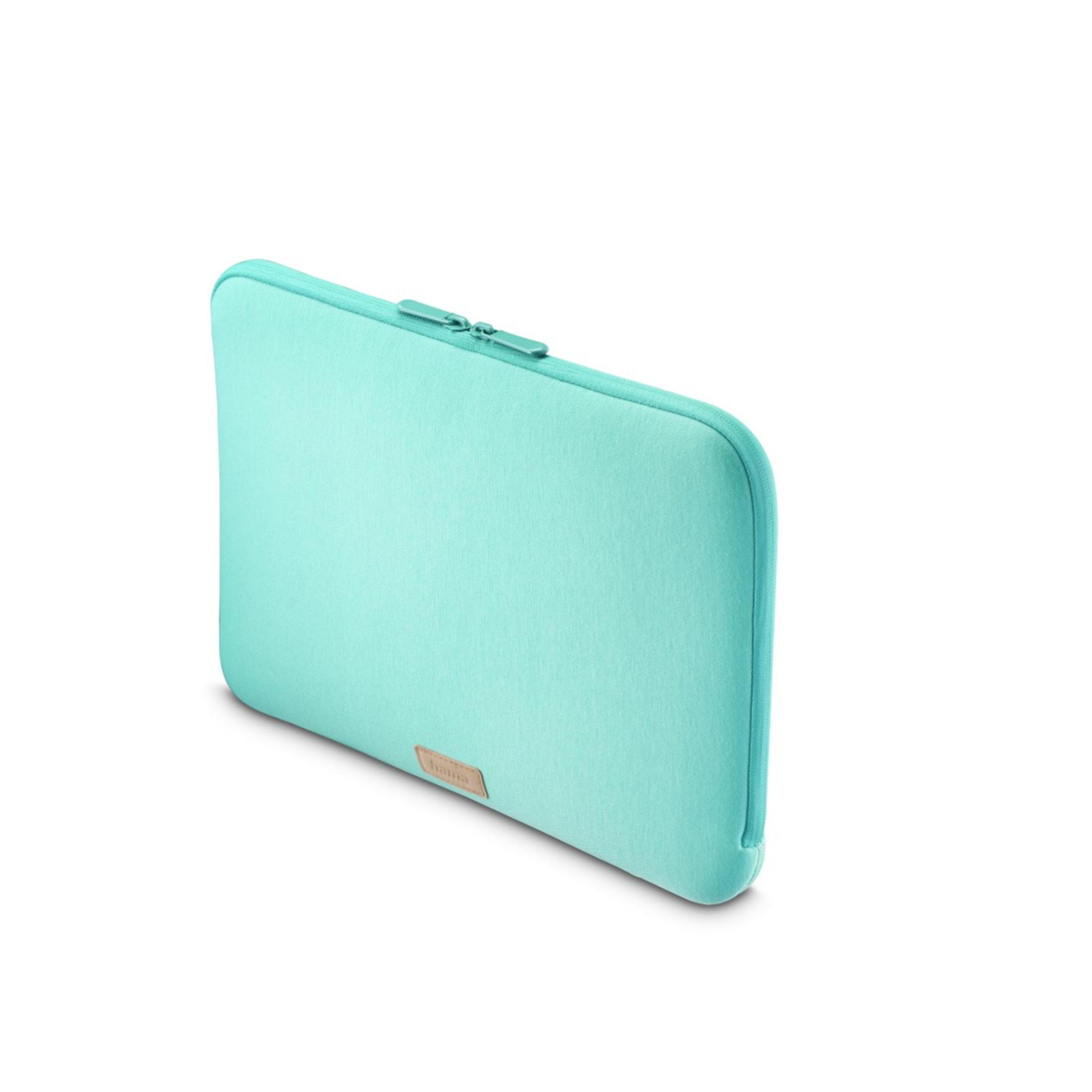 Eine helltürkisfarbene Laptoptasche mit Reißverschluss und kleinem Logo-Anhänger, auf weißem Hintergrund.