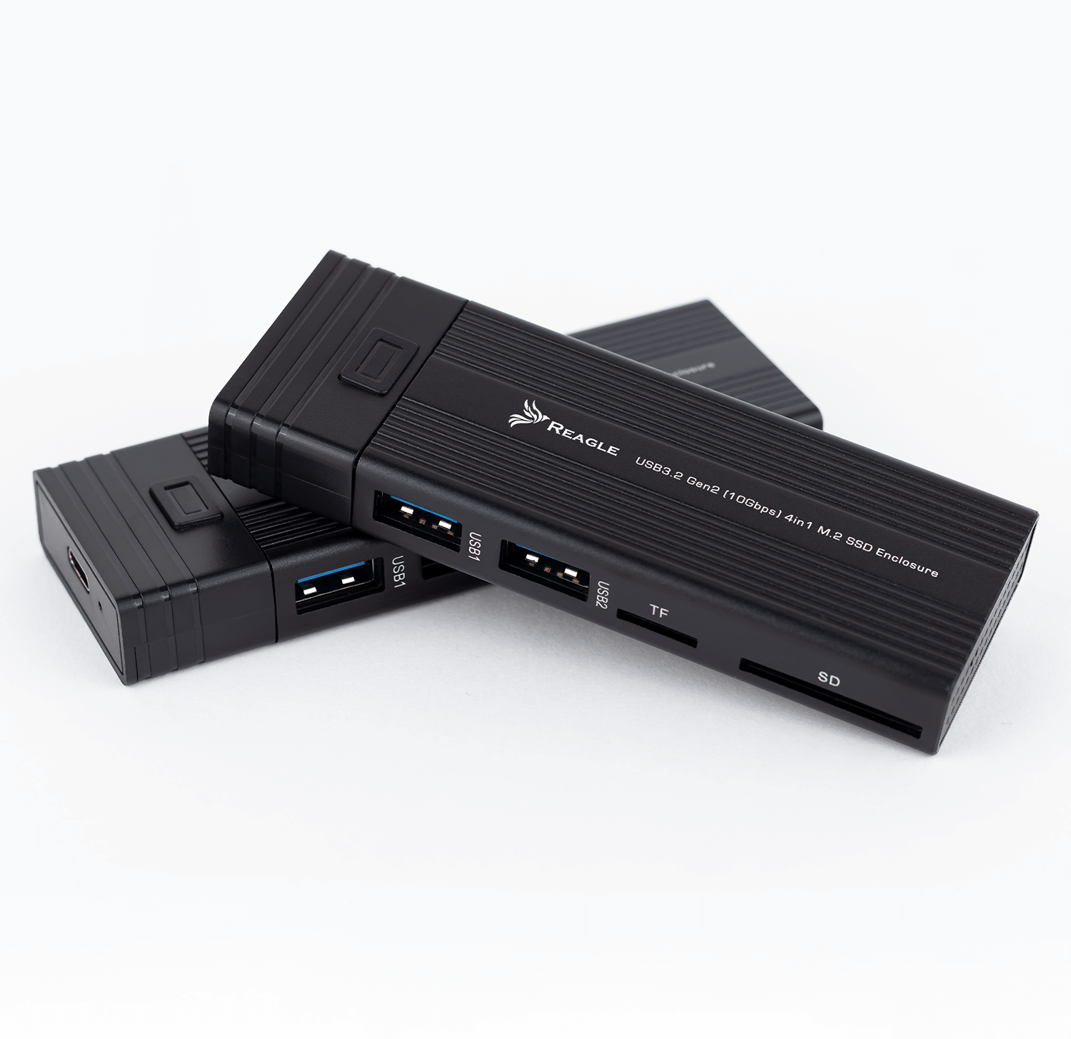 Dwa czarne urządzenia REAGLE USB 3.2 Gen2 (10 Gbps) 4 w 1 M.2 SSD Enclosure.