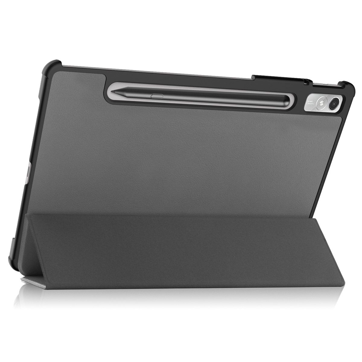 Een tablet in een grijze hoes wordt ondersteund door een cover. Er is een stylus bevestigd.