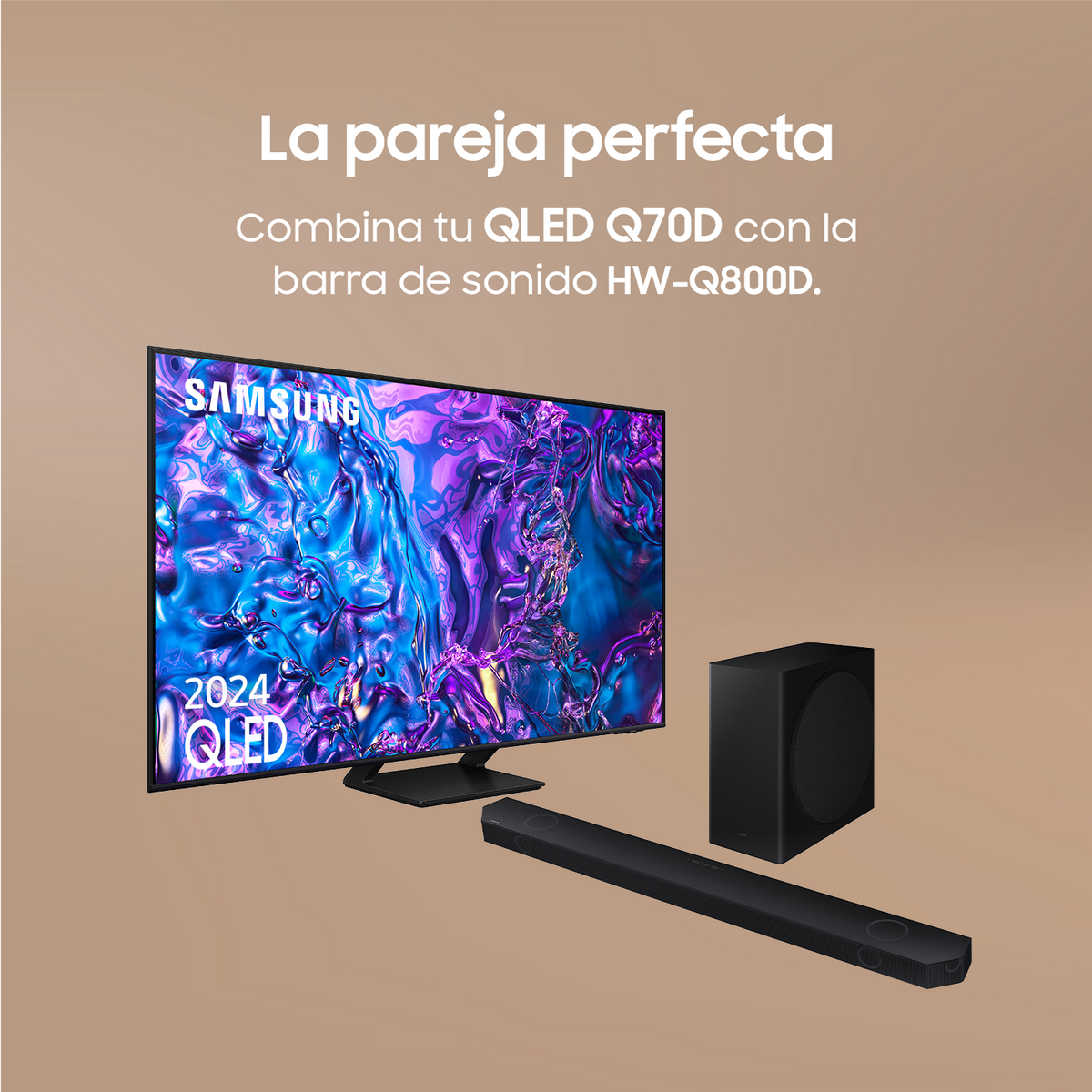 Telewizor Samsung z soundbarem i subwooferem. 2024 QLED. Brązowe tło, nowoczesna estetyka.