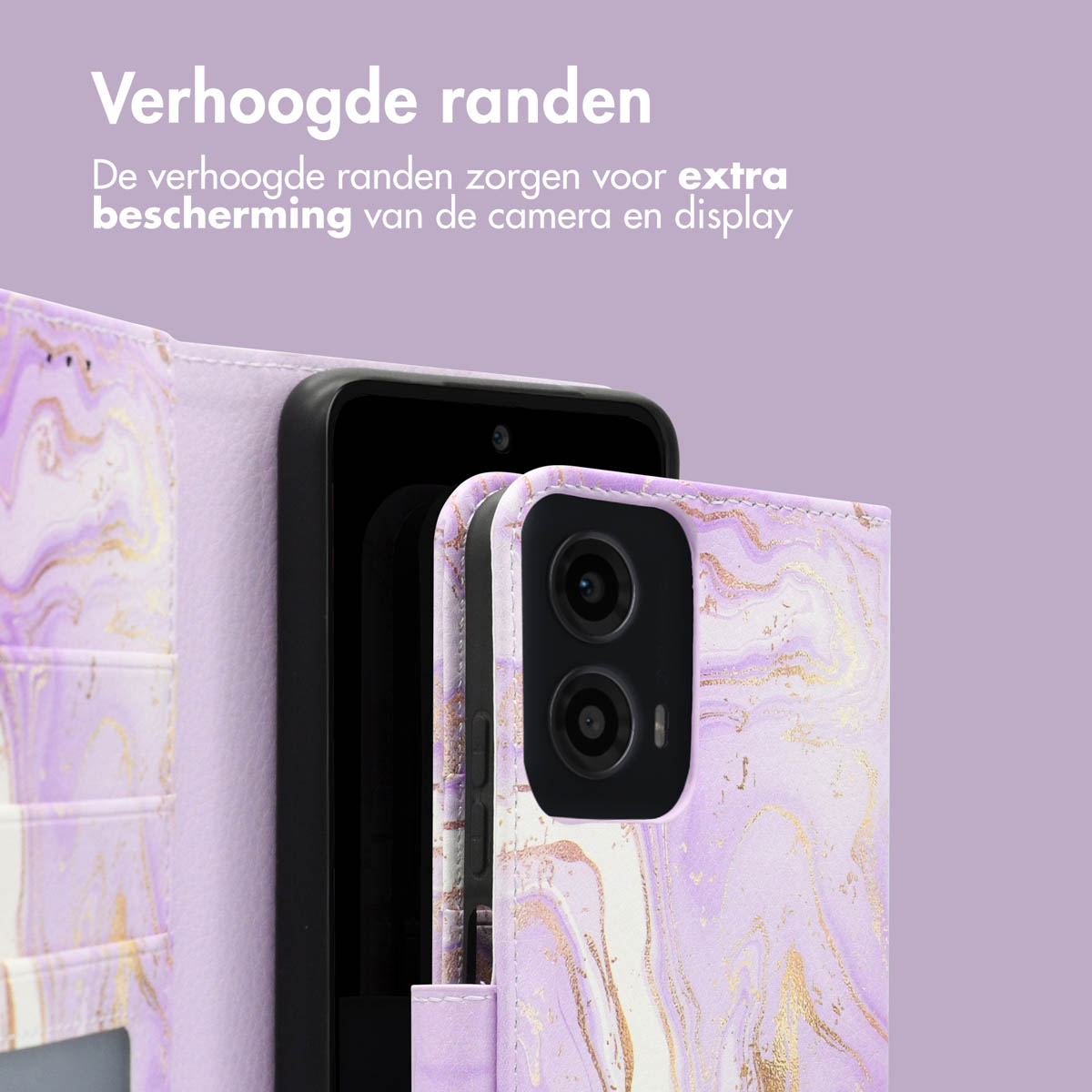 Téléphone dans un étui à motif marbré, ouvert. Le téléphone est visible. L'étui est ouvert.