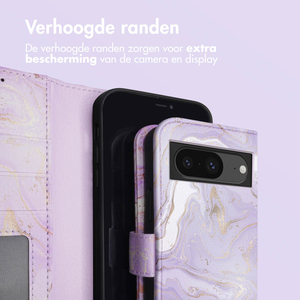 Custodia per telefono viola con design marmorizzato protegge il telefono. Il telefono è dentro.