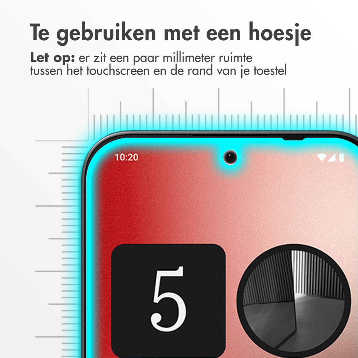 Gros plan d'un téléphone avec un protecteur d'écran. L'écran affiche une horloge numérique et le chiffre 5.