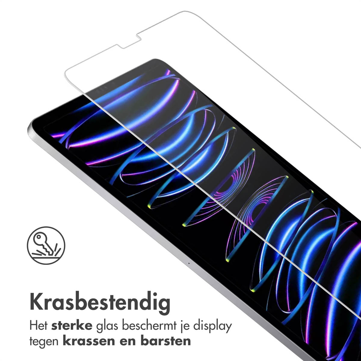 Tablet en een screenprotector. De tablet heeft een blauw en paars scherm. De protector is helder.