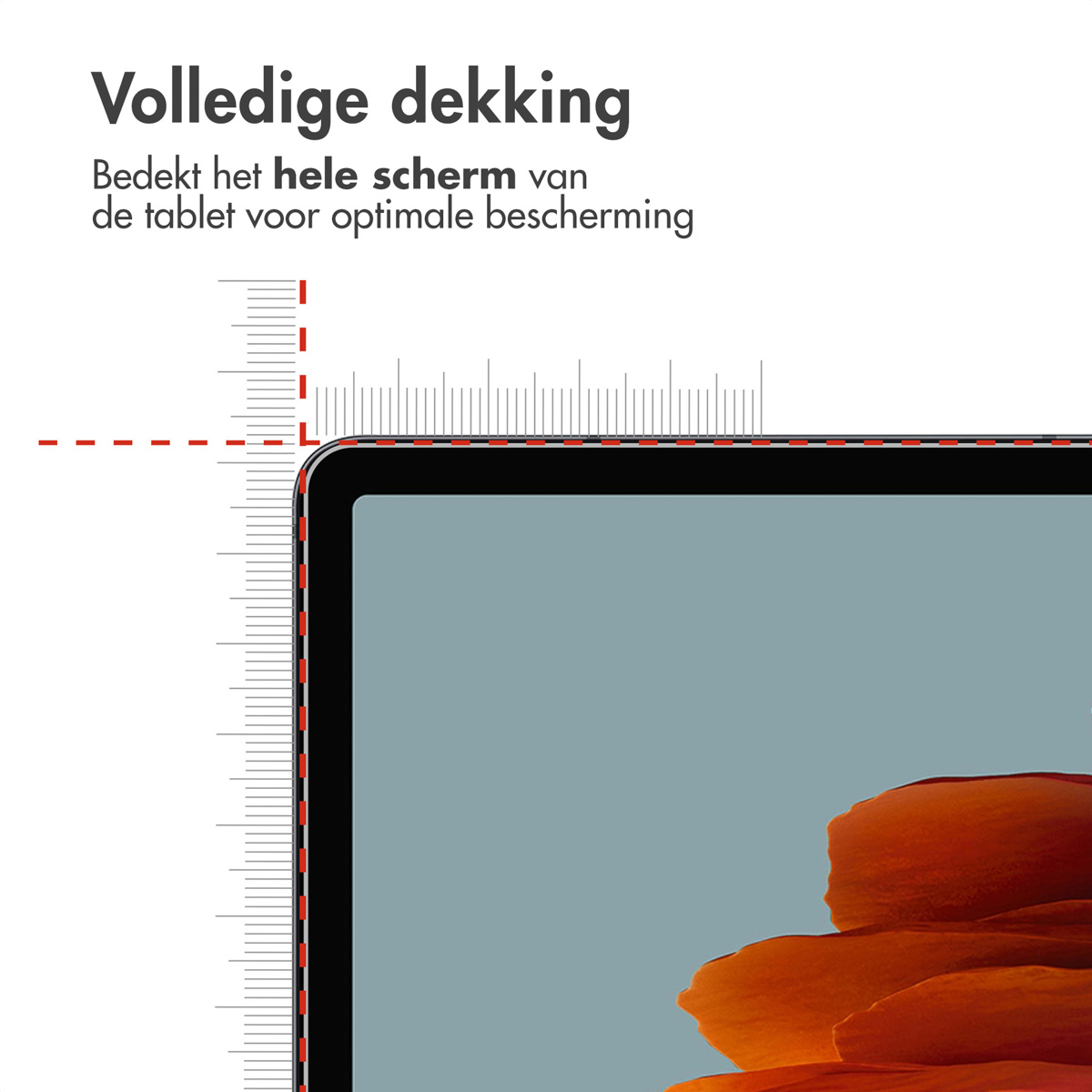 Angolo del tablet con protezione che mostra la copertura completa. Testo: Copre l'intero schermo per una protezione ottimale.