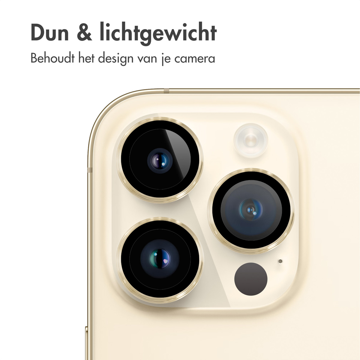 De camera van een telefoon met goudkleurige lensbeschermers, die een dun en lichtgewicht ontwerp laten zien en het cameraontwerp behouden.