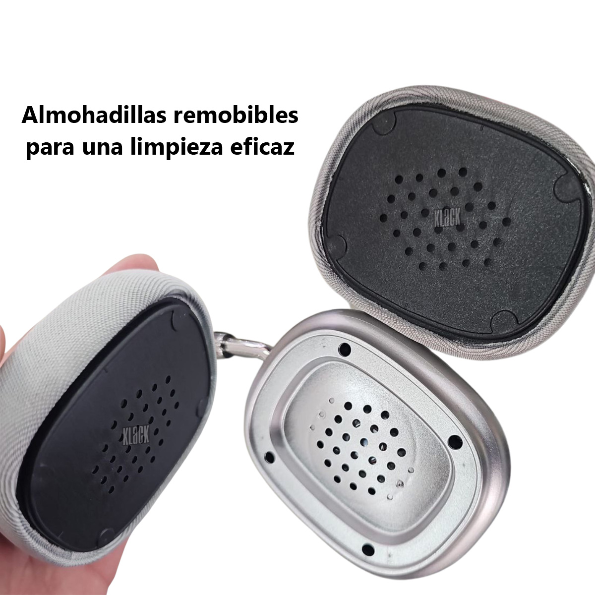 Auriculares con almohadillas extraíbles para una fácil limpieza. Las almohadillas son de tela gris, interior negro.