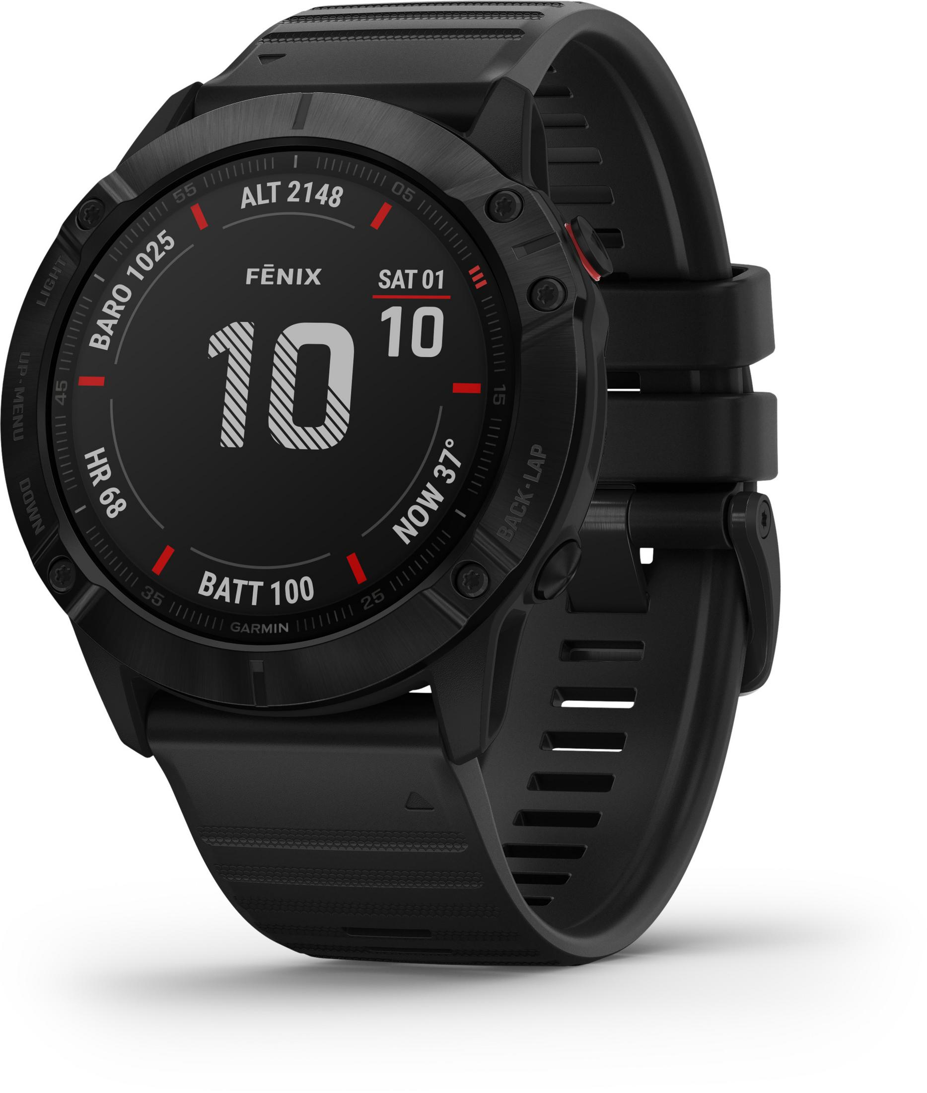 Eine schwarze Garmin Fénix Uhr, die Daten und Uhrzeit anzeigt.