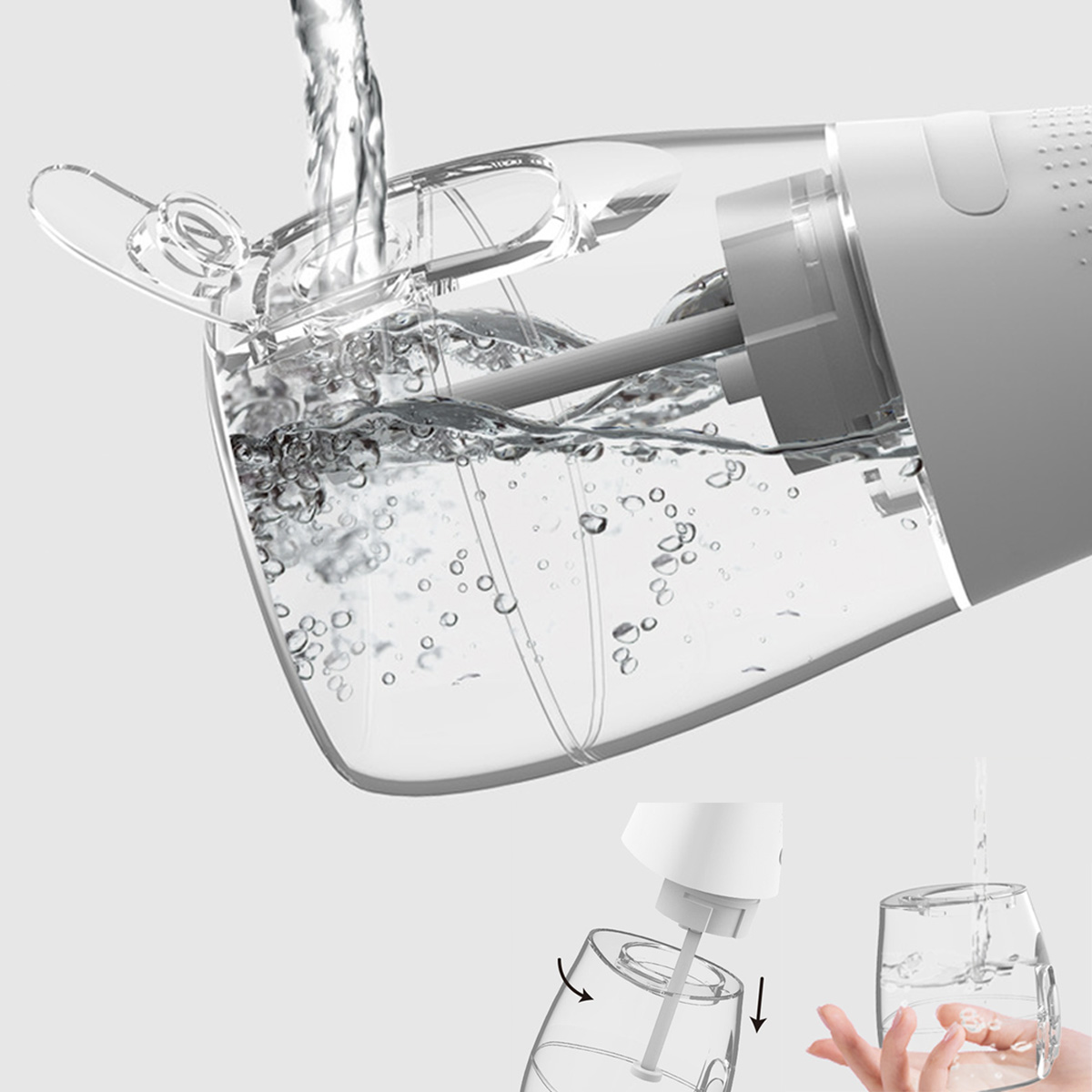 Klares Wasser wird in den transparenten Behälter eines Wasserflossers gegossen.