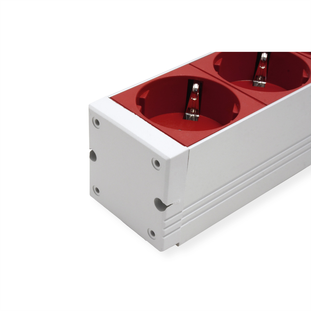 Zbliżenie listwy zasilającej z dwoma czerwonymi gniazdami, w białej obudowie. Białe tło.