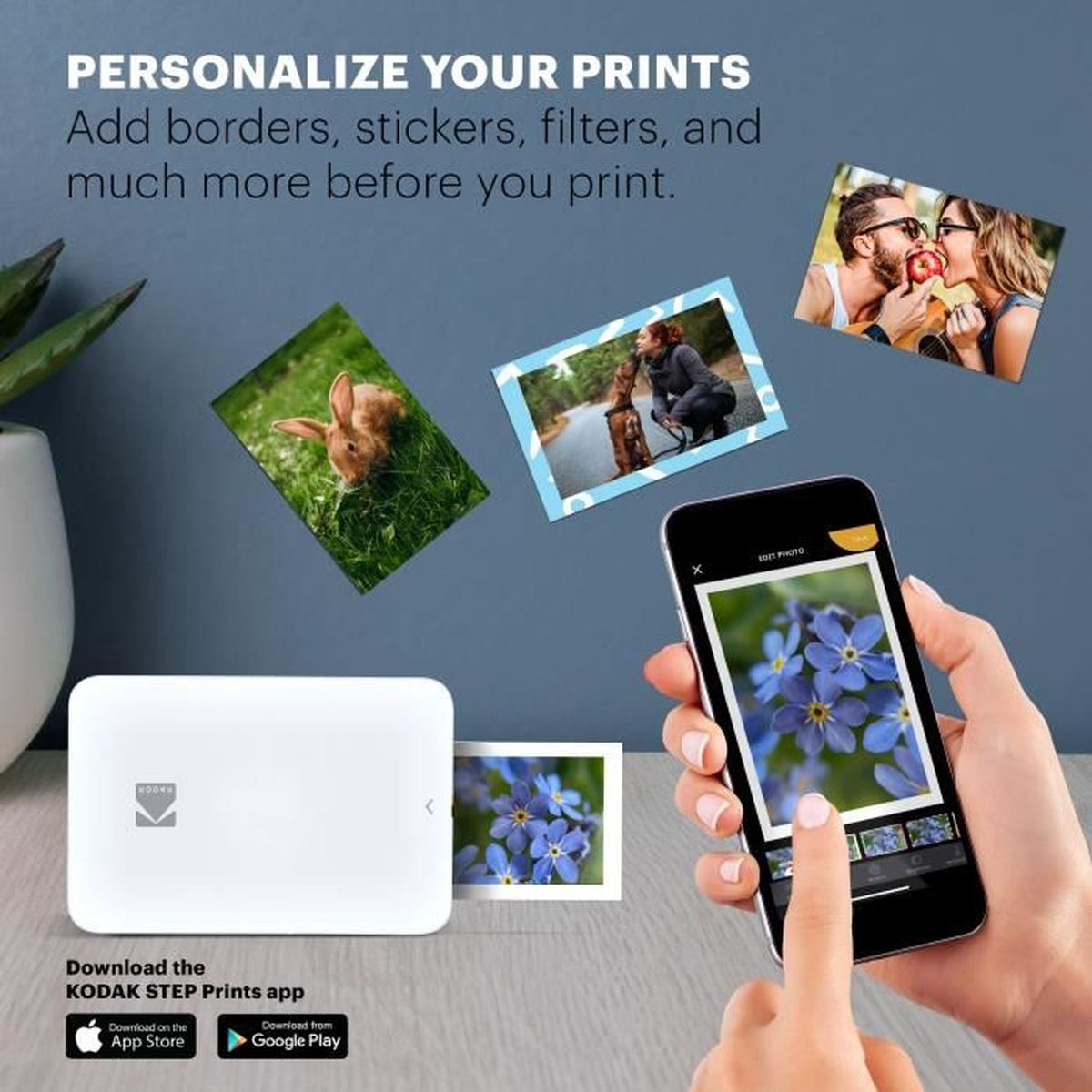 Una stampante bianca con foto, un telefono che mostra un'immagine e il testo: 'PERSONALIZE YOUR PRINTS'.
