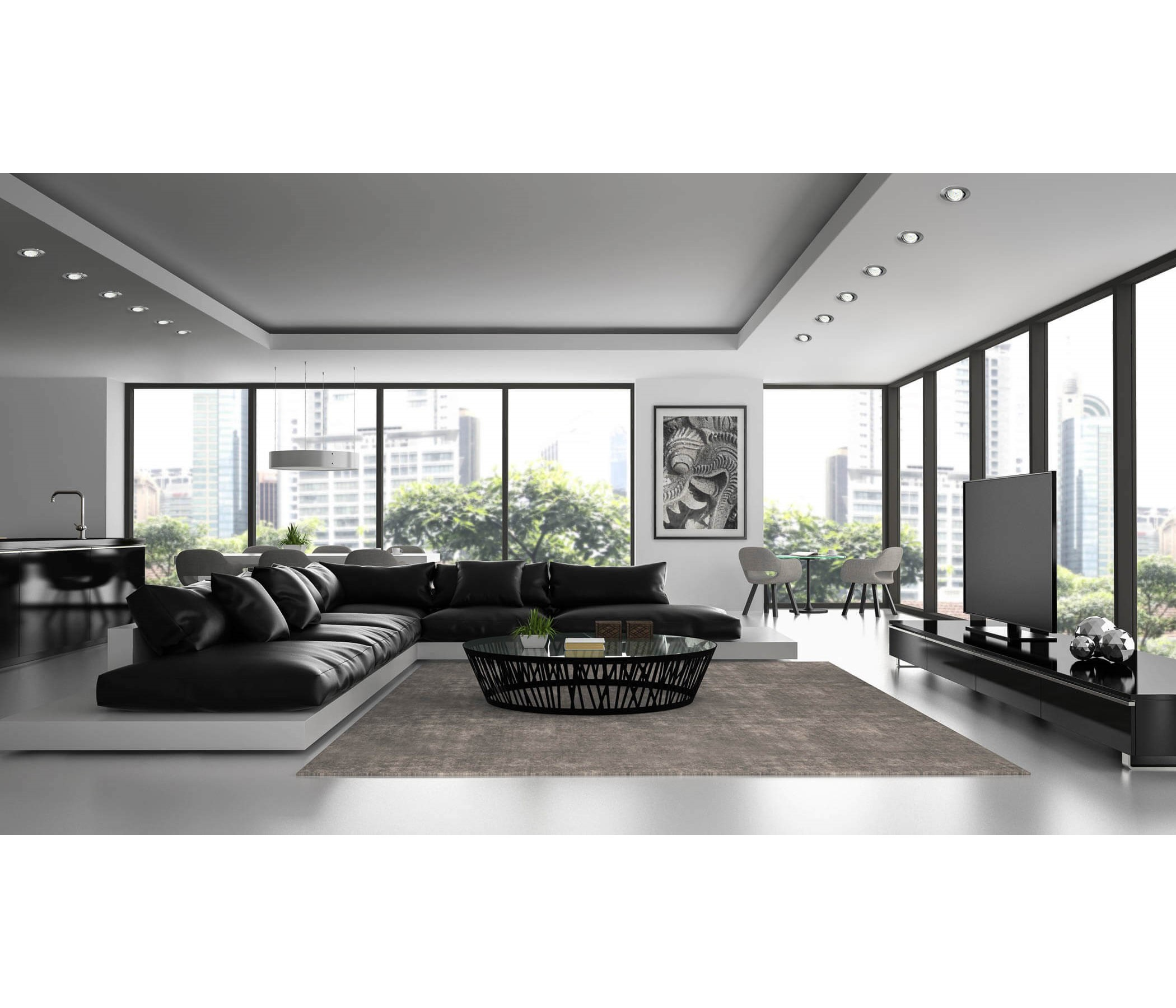 Modernes Wohnzimmer mit schwarzem Sofa, Couchtisch, Fernseher und großen Fenstern mit Stadtblick.