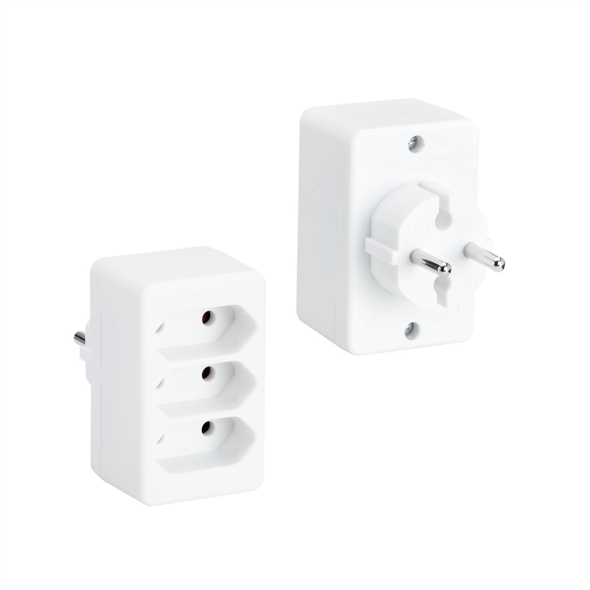 Zwei weiße Steckeradapter mit jeweils drei bzw. einer Steckdose. Sie sind vor weißem Hintergrund platziert.