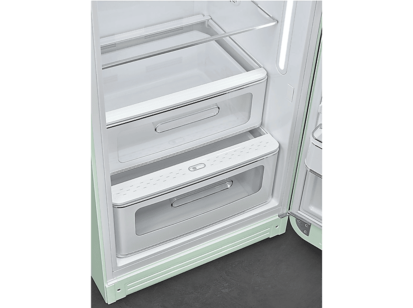 Interior abierto de refrigerador verde menta con dos cajones y una luz. Marco plateado.