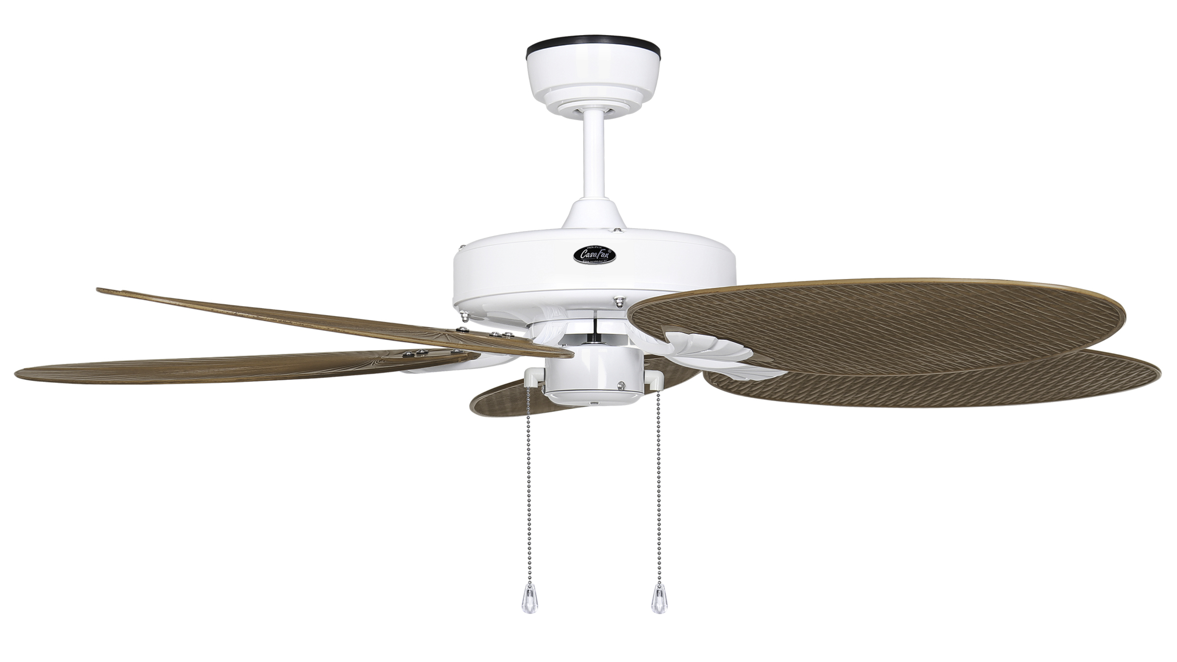 Ventilatore da soffitto bianco con pale in legno, su sfondo bianco.