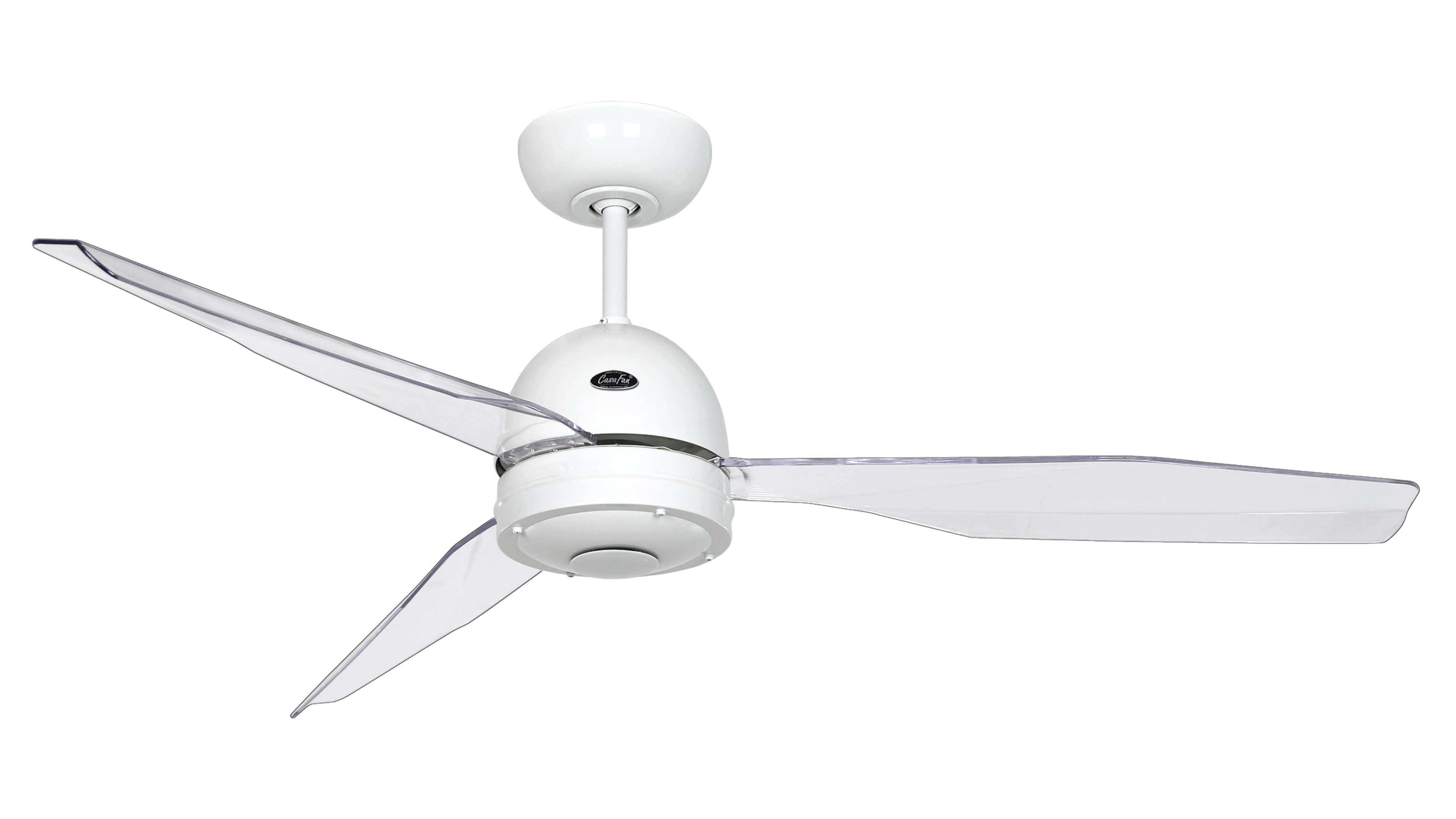 Weißer Deckenventilator mit transparenten Blättern auf weißem Hintergrund.