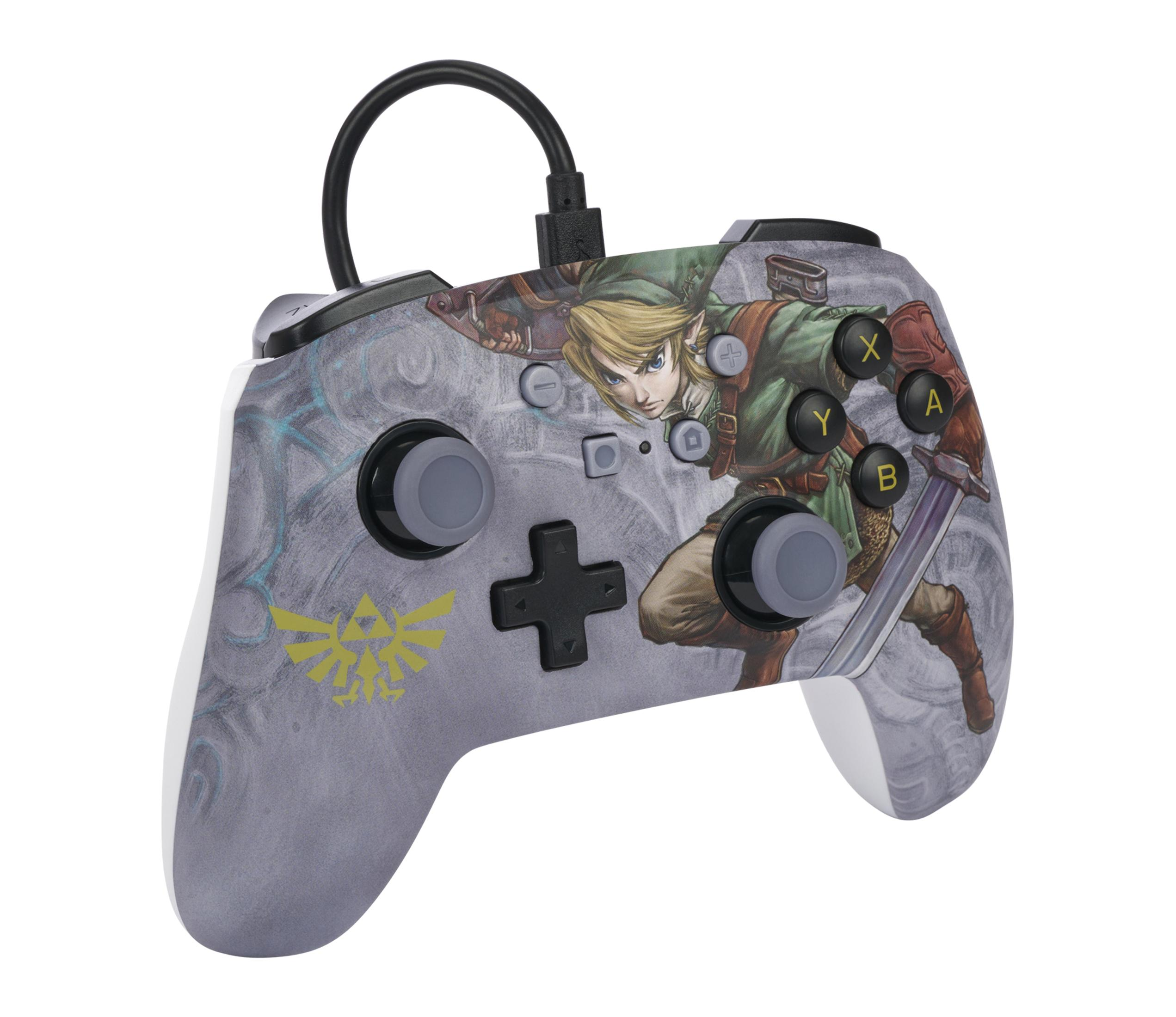 Ein grau-weißer Nintendo-Controller mit Link-Grafik. Er hat Knöpfe und ein schwarzes Kabel auf weißem Hintergrund.